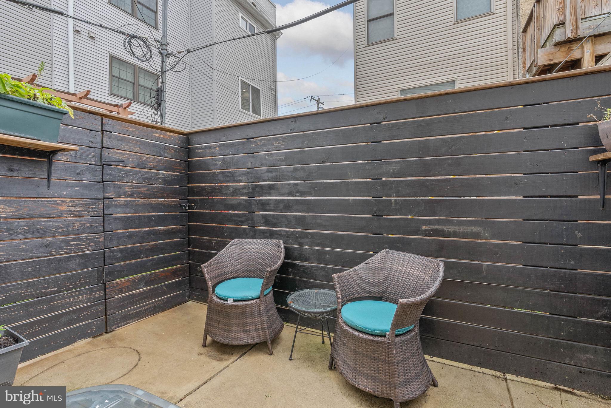 POINT BREEZE - Residential