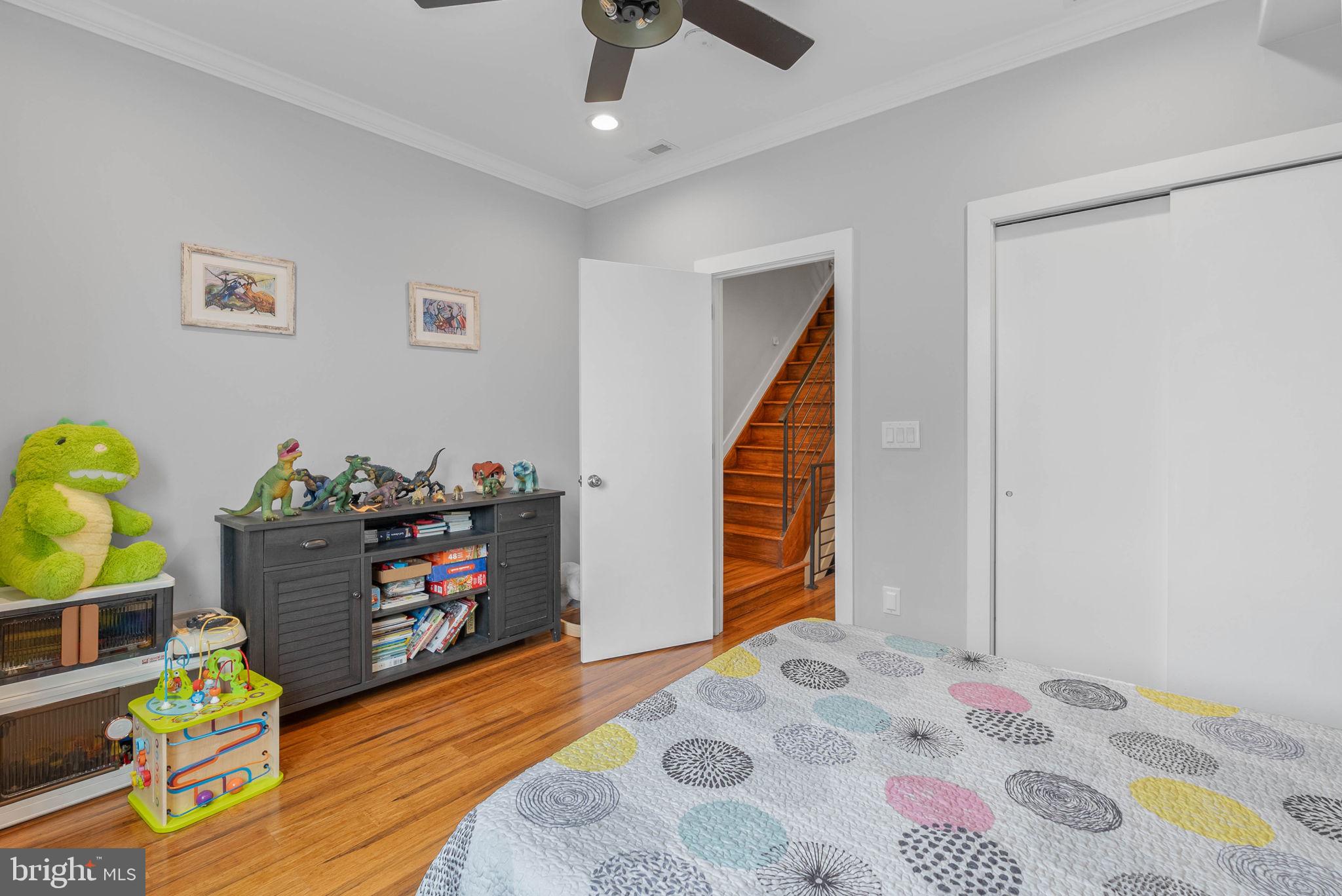 POINT BREEZE - Residential