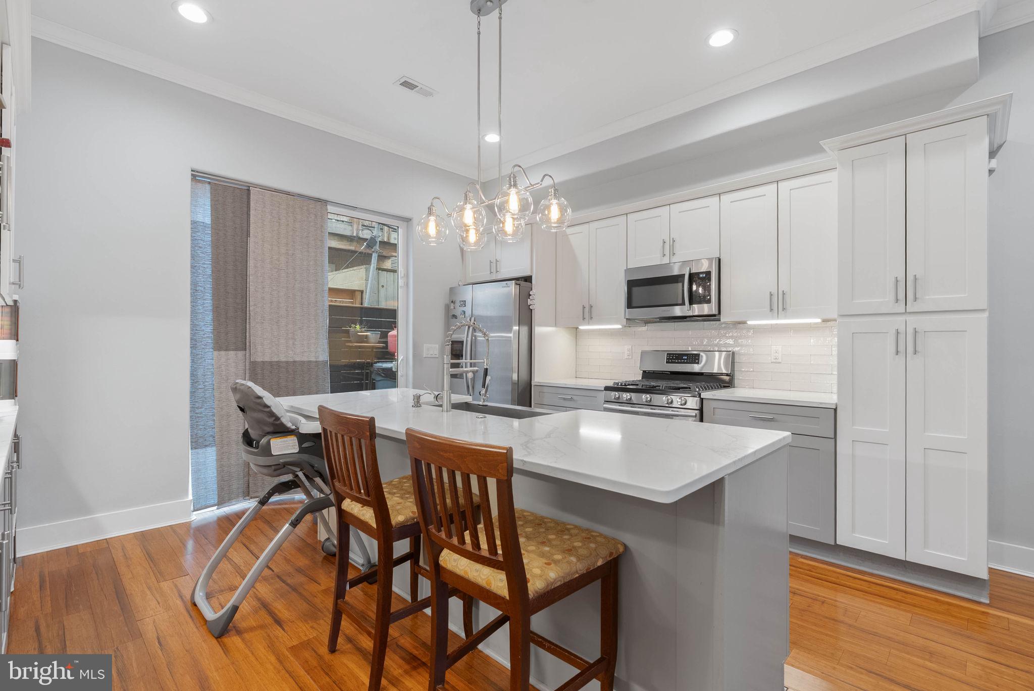 POINT BREEZE - Residential