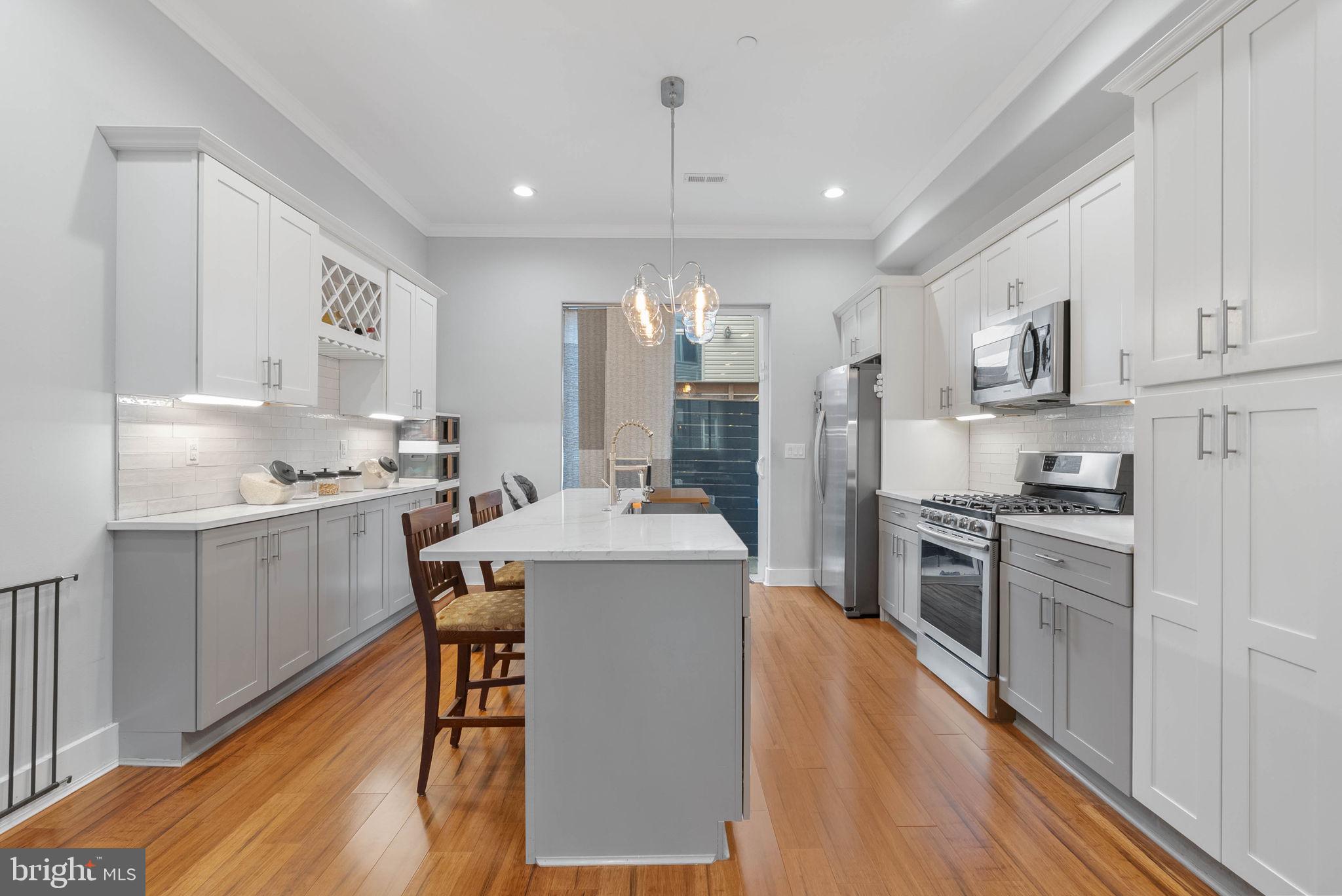 POINT BREEZE - Residential