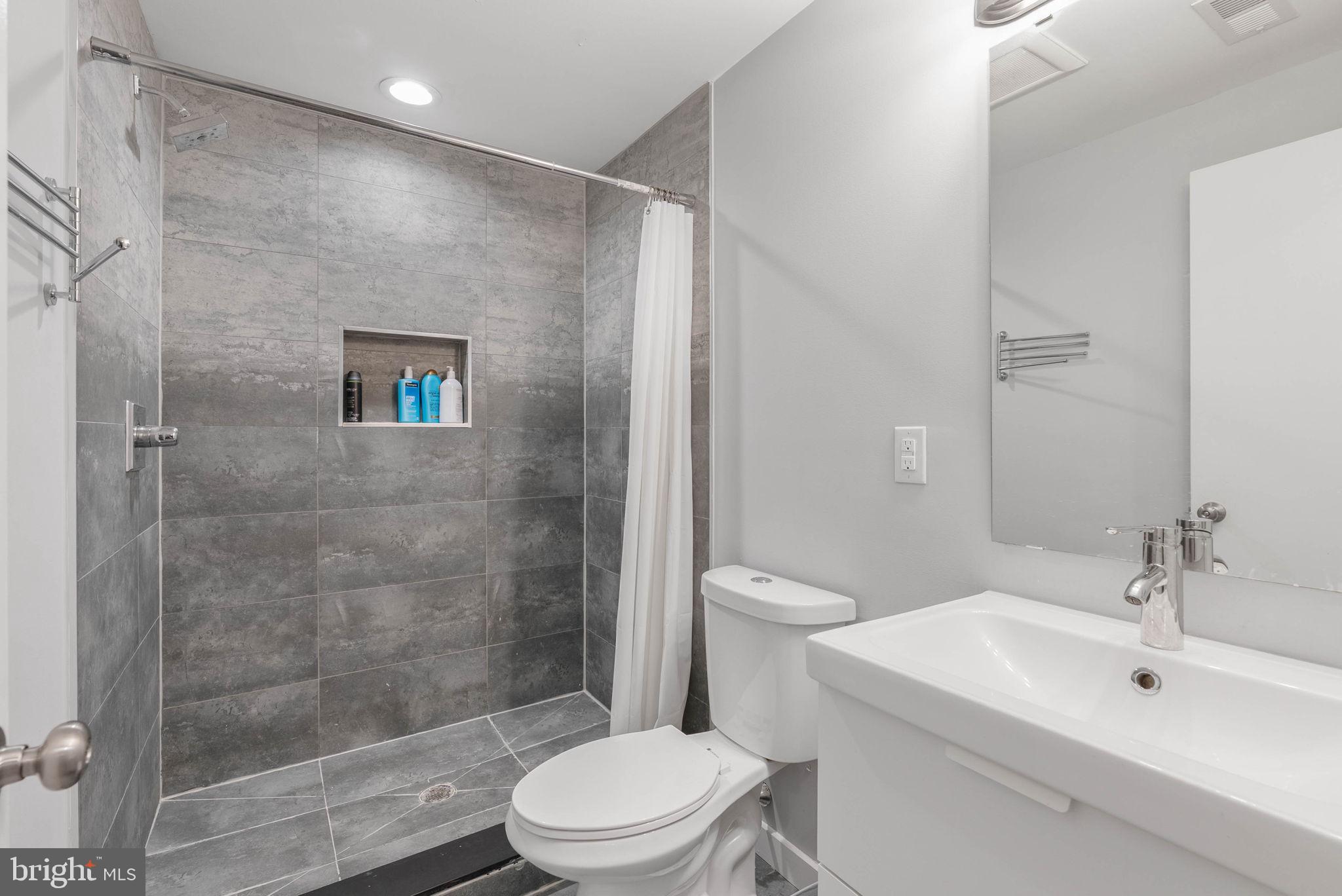 POINT BREEZE - Residential