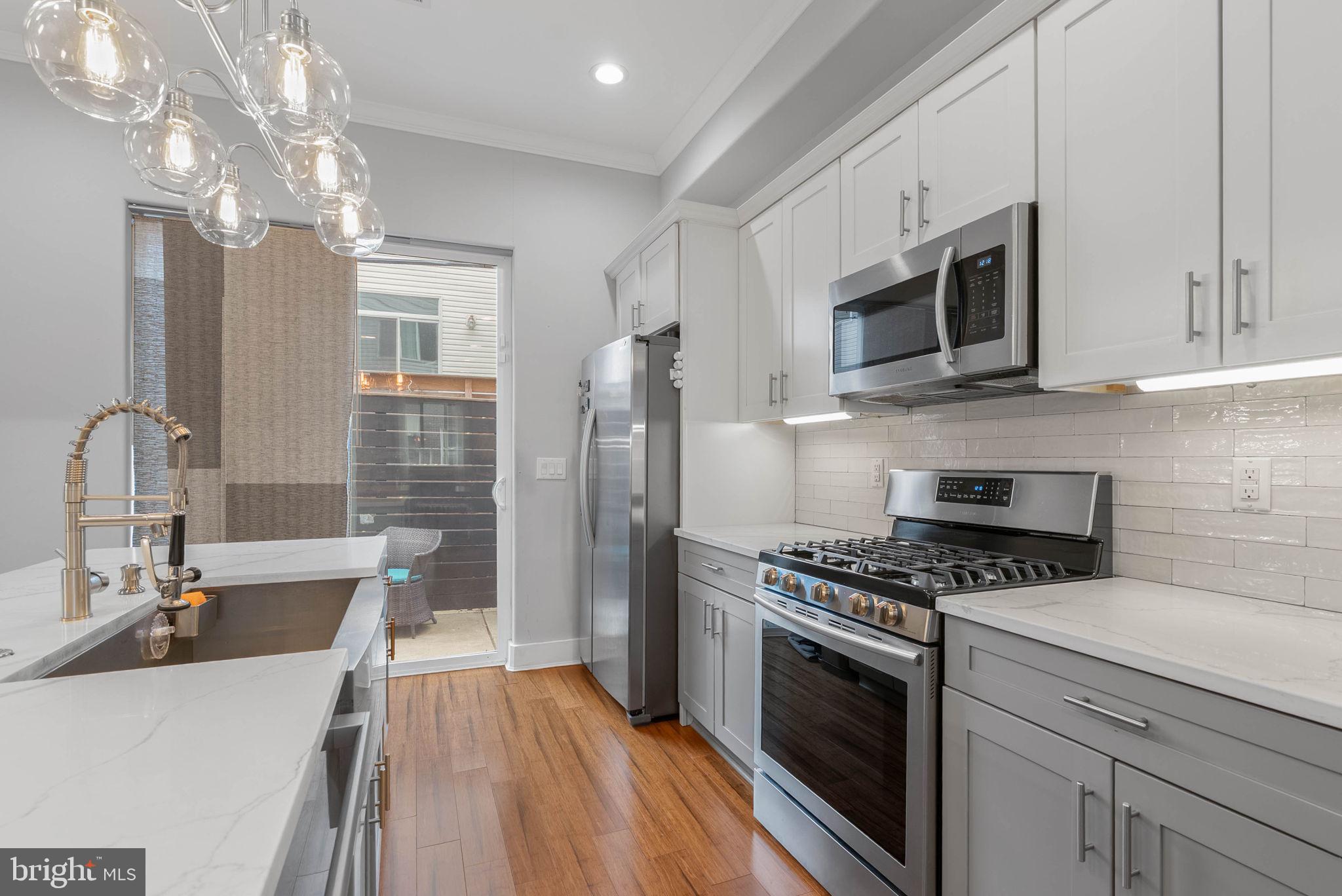 POINT BREEZE - Residential
