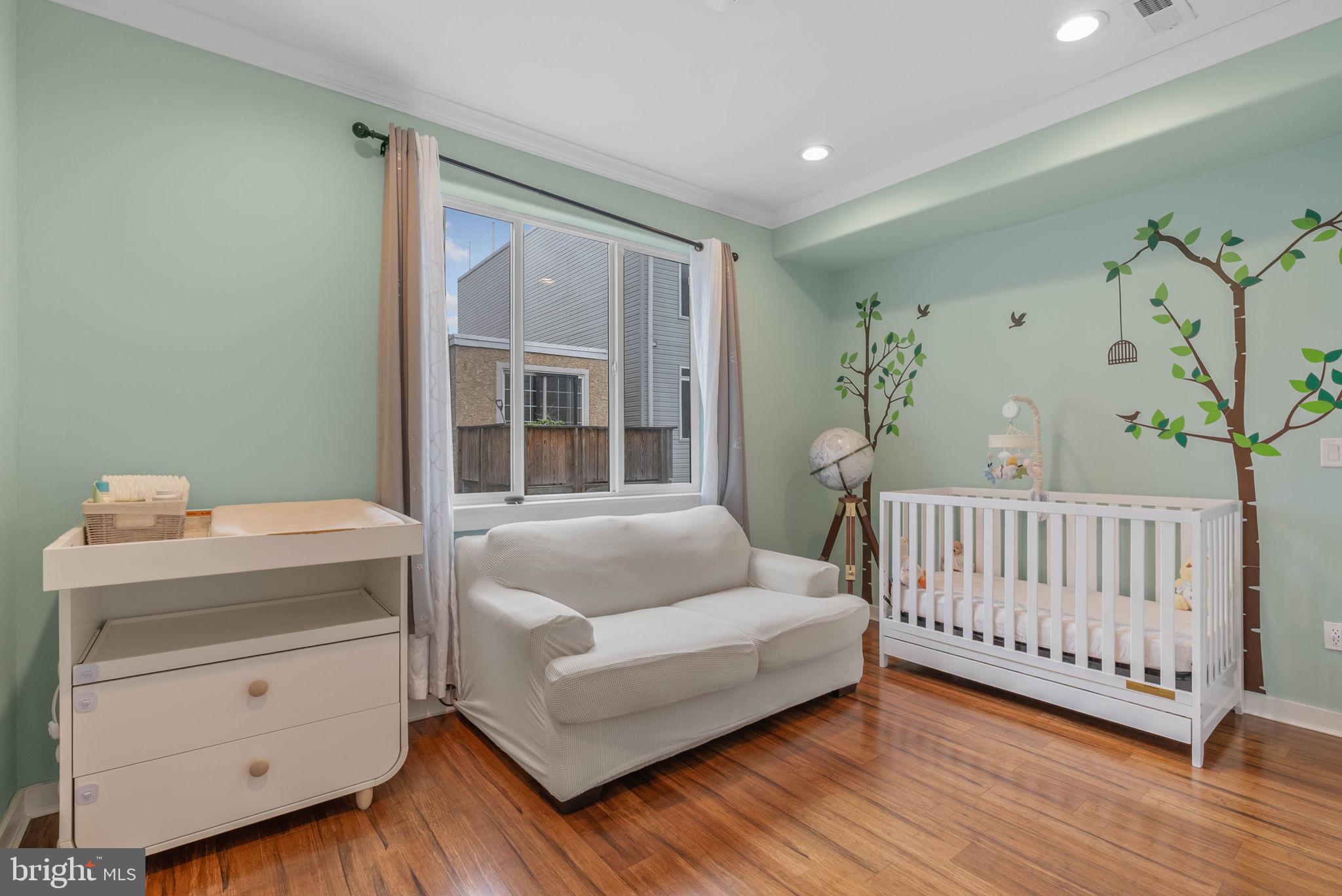 POINT BREEZE - Residential