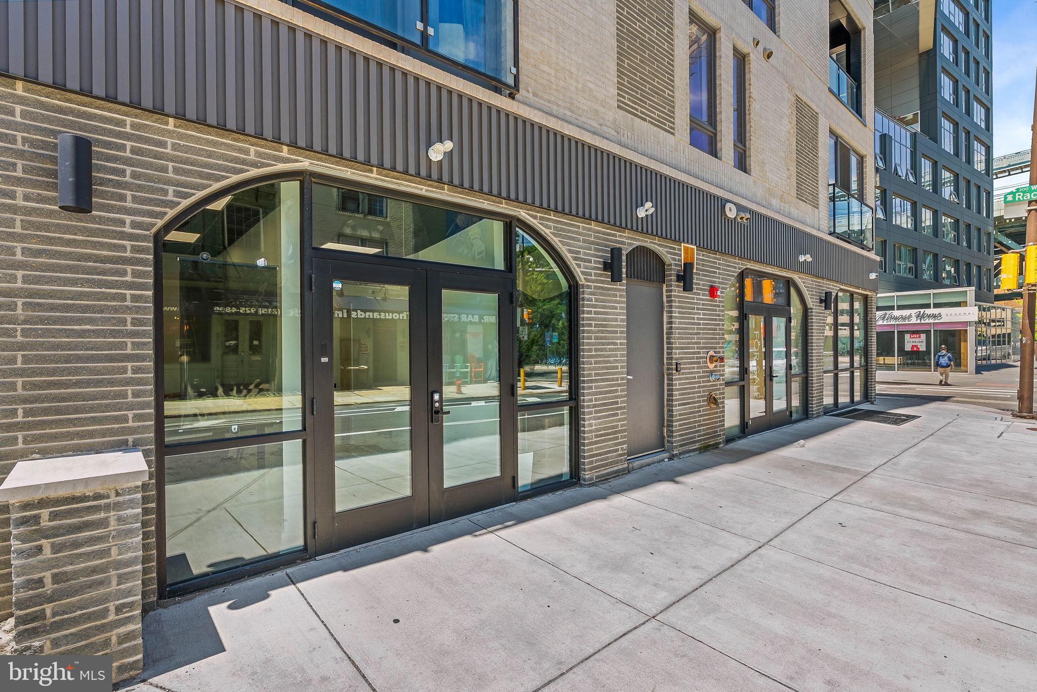 OLD CITY - Commercial Sale