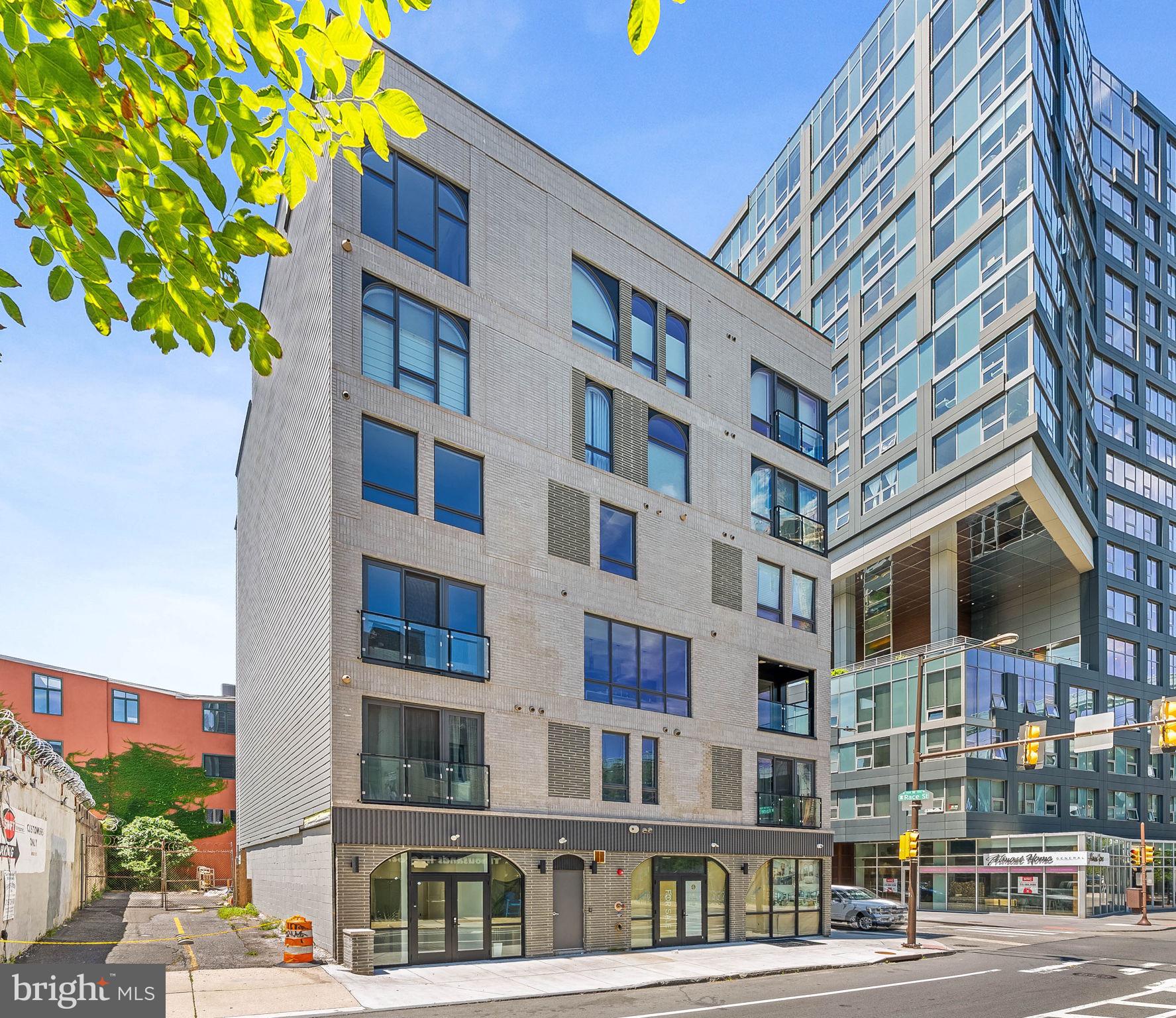 OLD CITY - Commercial Sale