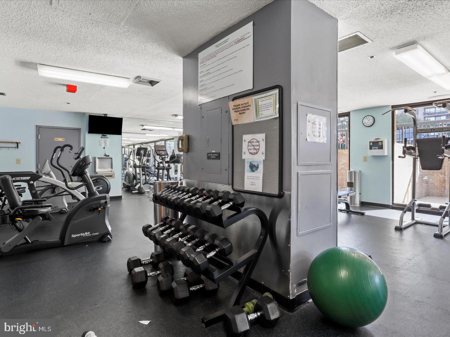 SKYLINE SQUARE CONDO - Residential Lease