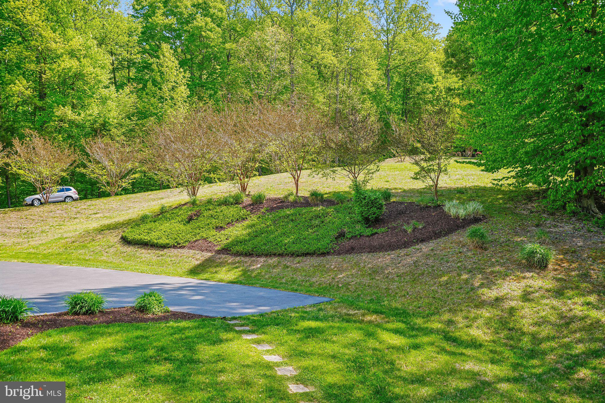 ESTATES AT ROSELAND - Residential