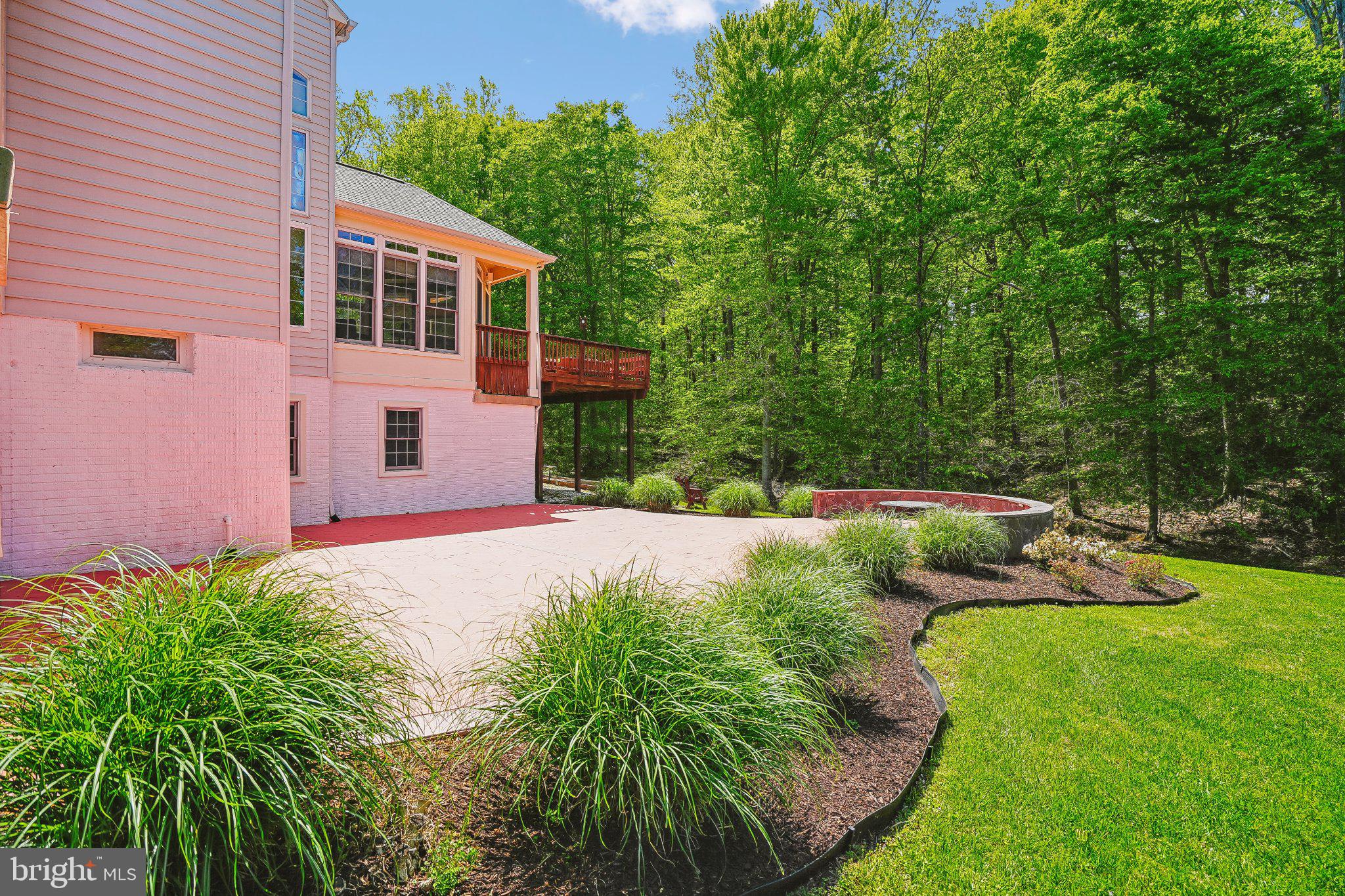ESTATES AT ROSELAND - Residential