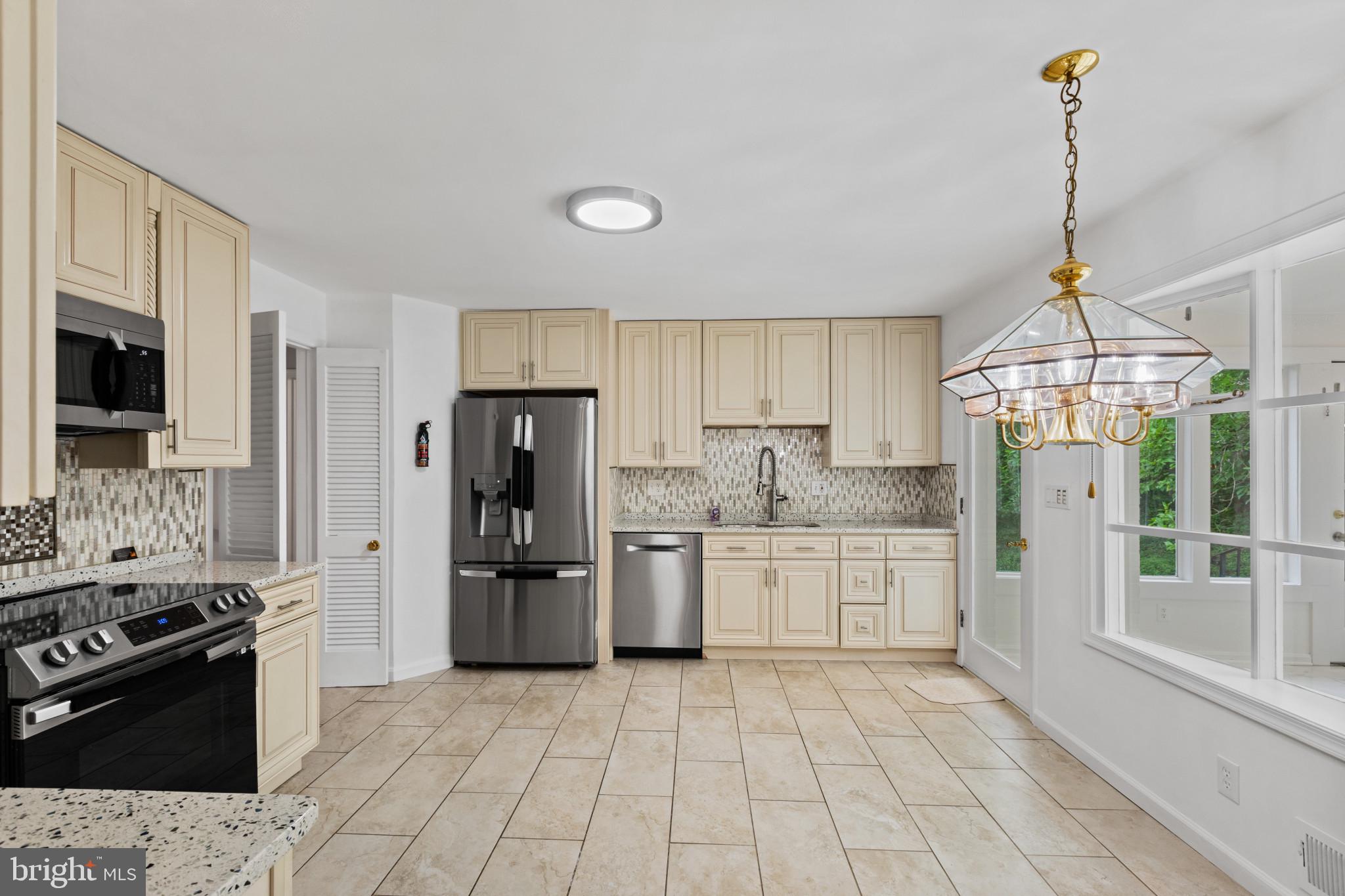 BARCROFT KNOLLS - Residential