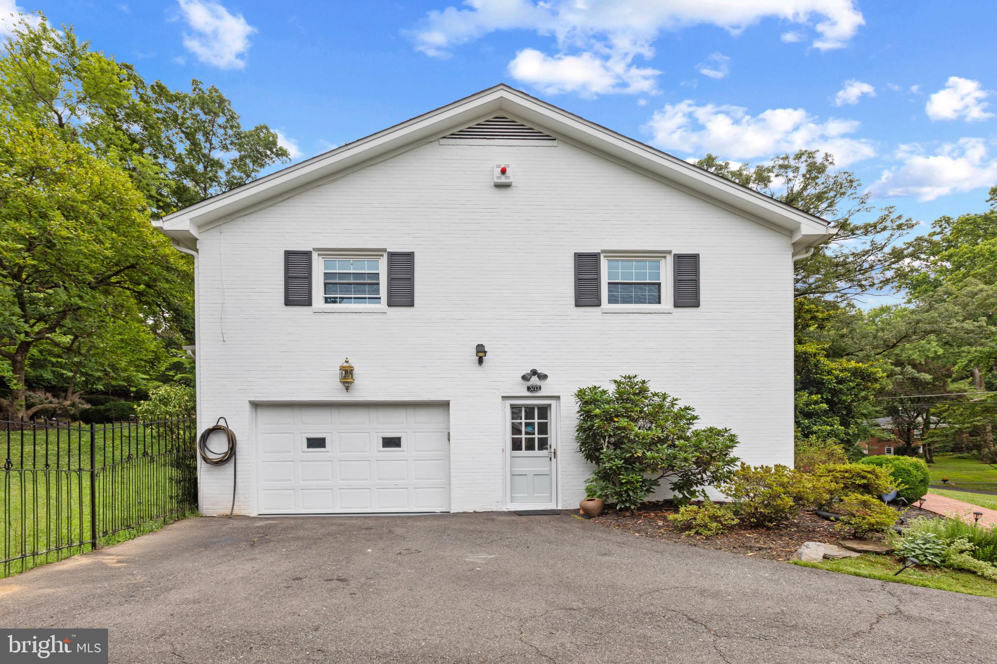 BARCROFT KNOLLS - Residential