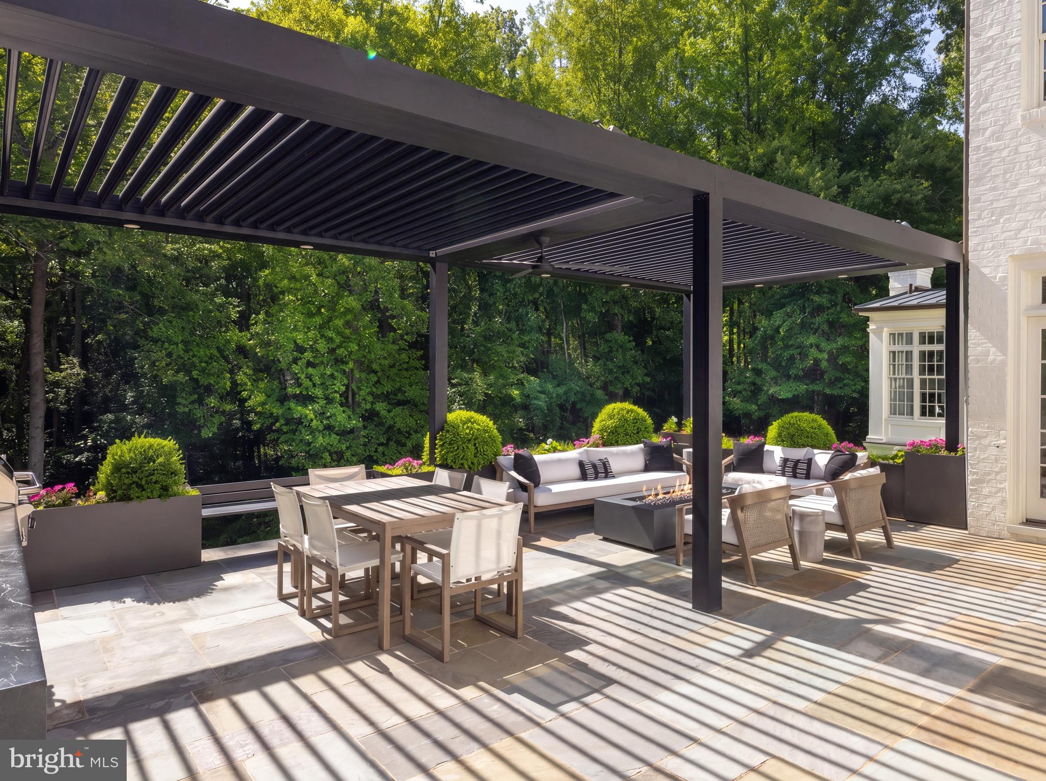 POTOMAC OUTSIDE - Residential