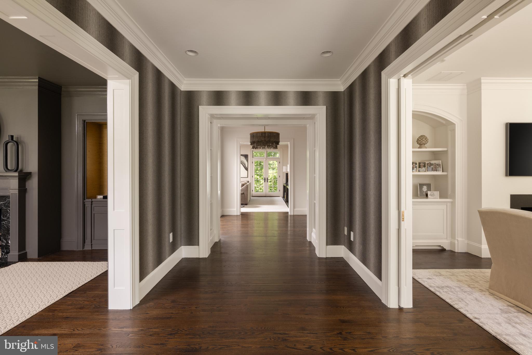 POTOMAC OUTSIDE - Residential