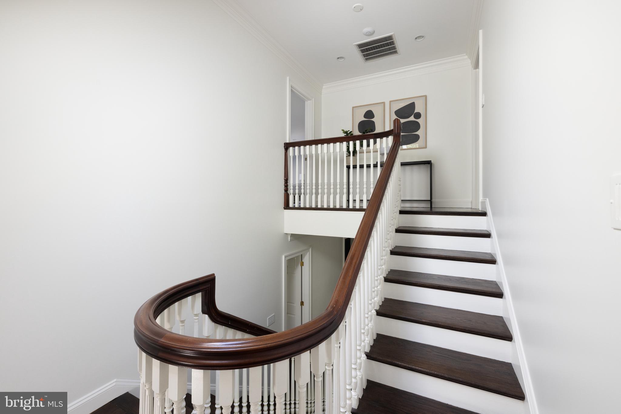 POTOMAC OUTSIDE - Residential