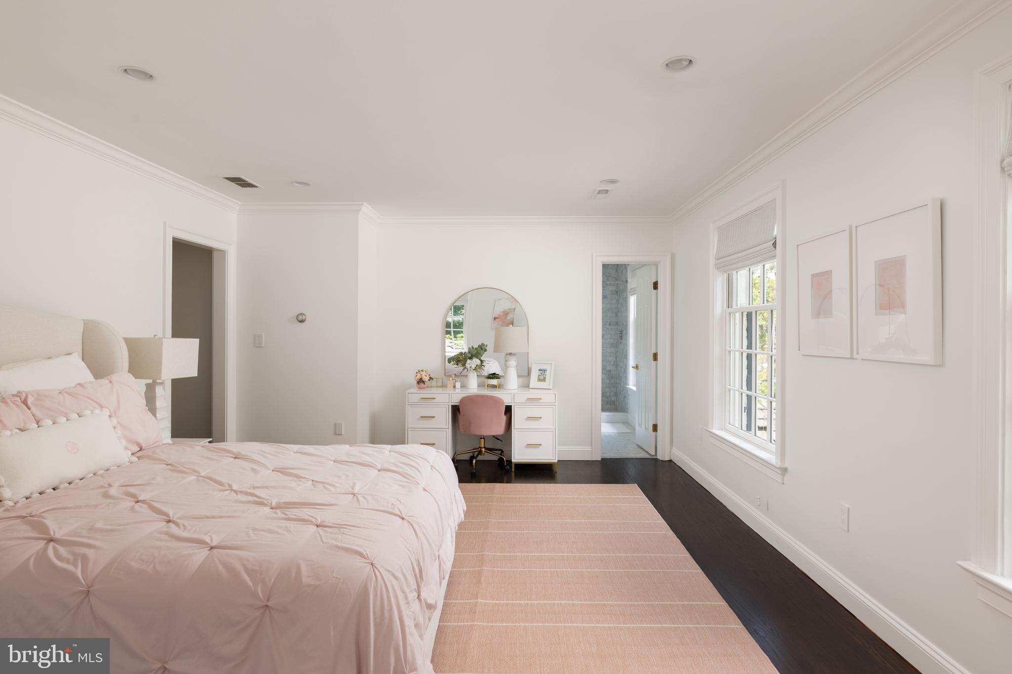 POTOMAC OUTSIDE - Residential