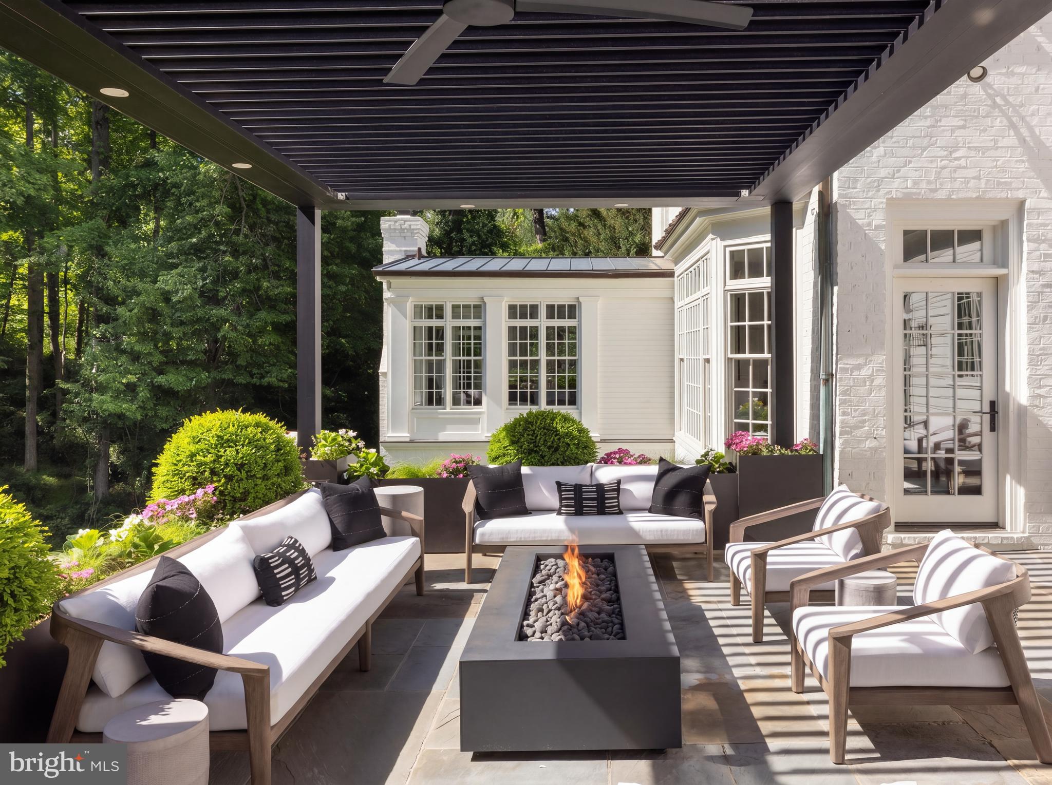POTOMAC OUTSIDE - Residential