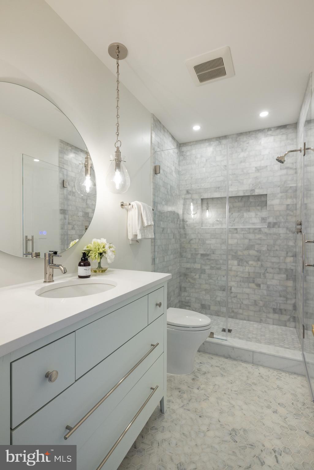 POTOMAC OUTSIDE - Residential