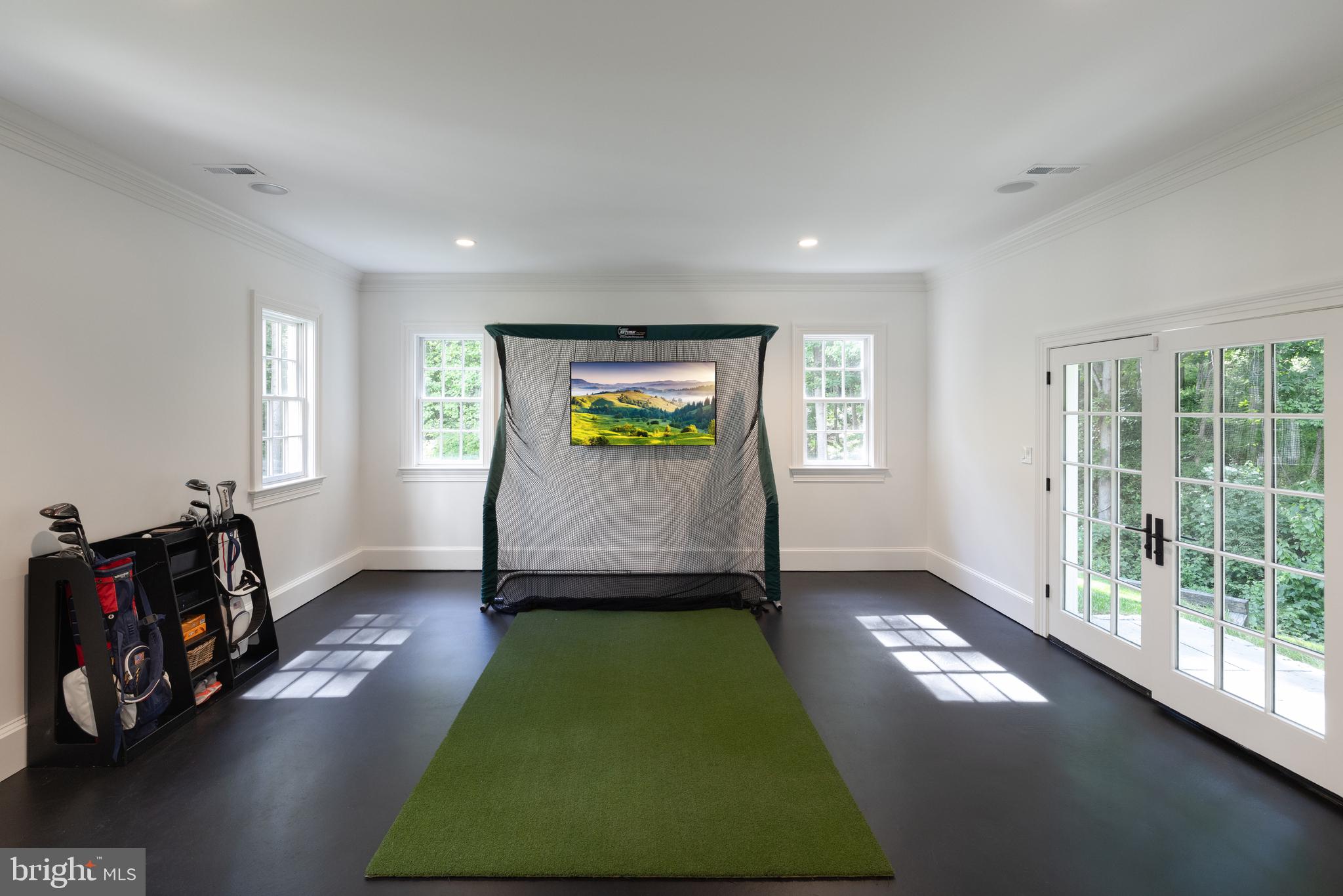 POTOMAC OUTSIDE - Residential