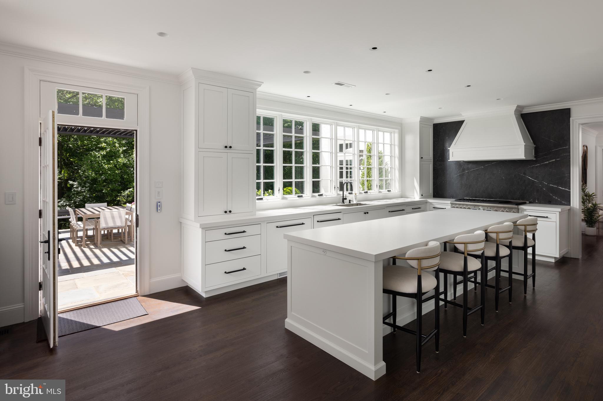 POTOMAC OUTSIDE - Residential