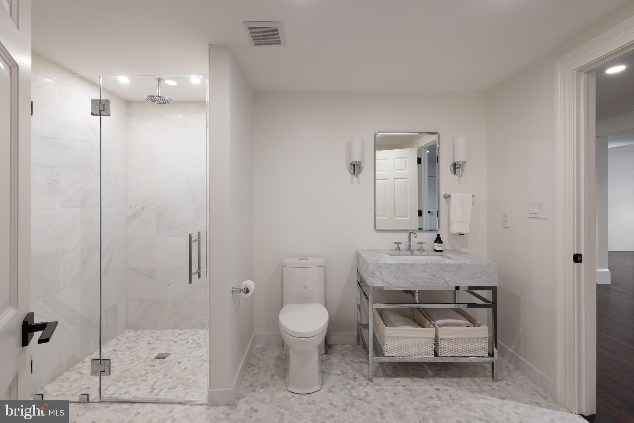 POTOMAC OUTSIDE - Residential