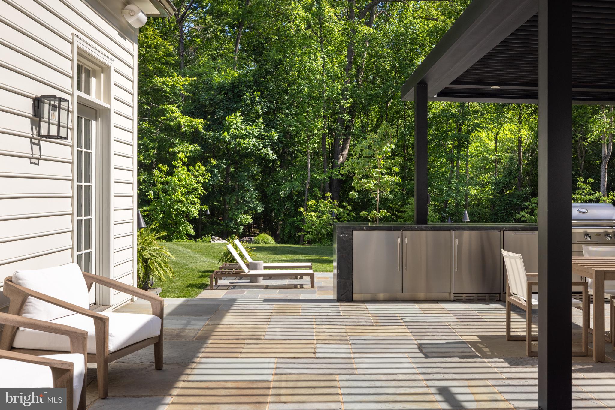 POTOMAC OUTSIDE - Residential