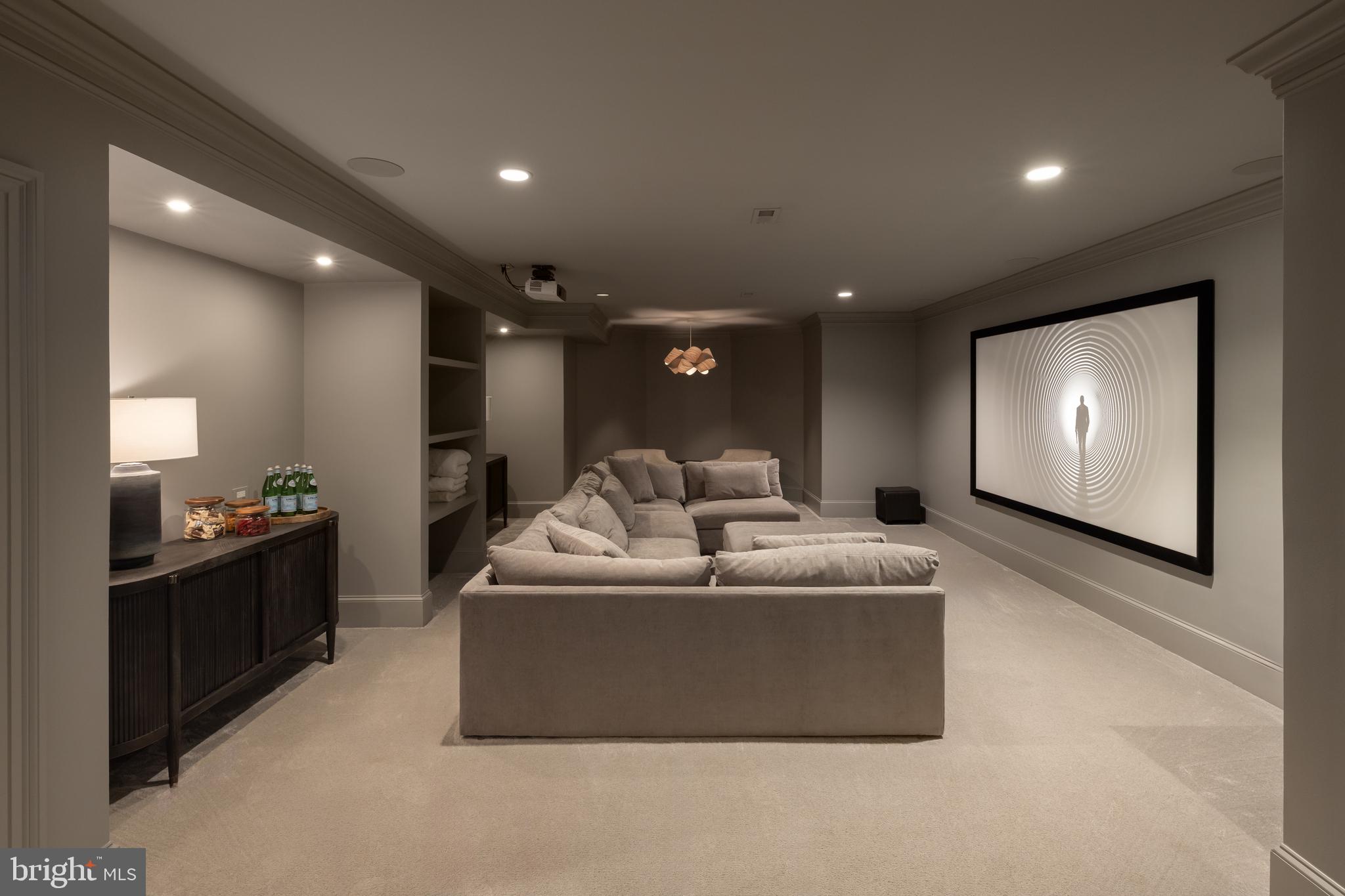 POTOMAC OUTSIDE - Residential