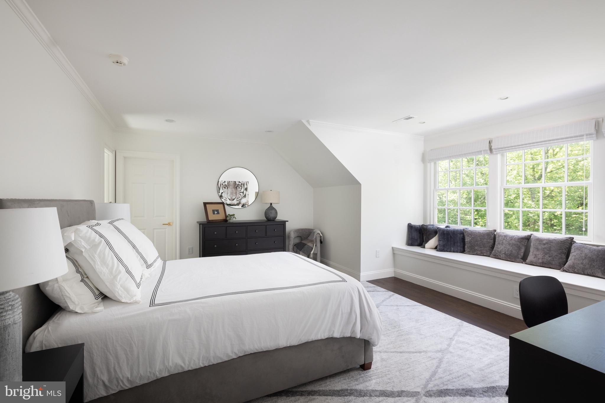 POTOMAC OUTSIDE - Residential