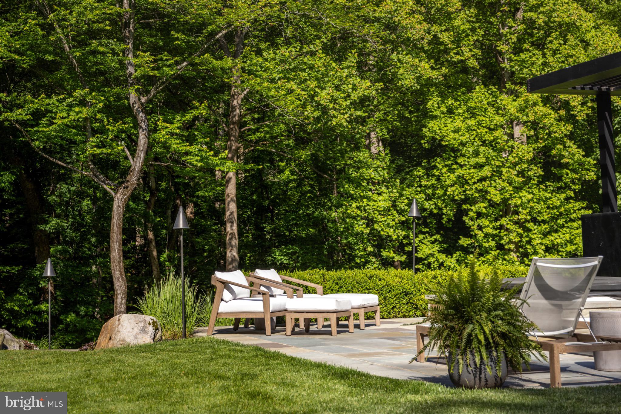 POTOMAC OUTSIDE - Residential