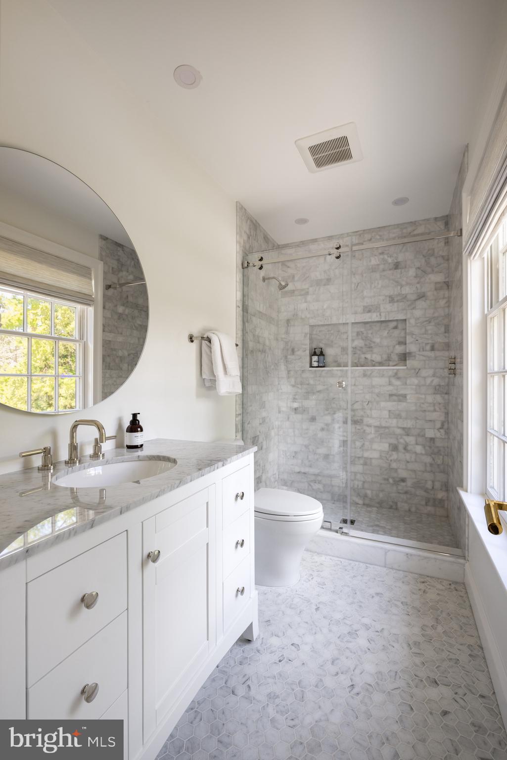POTOMAC OUTSIDE - Residential