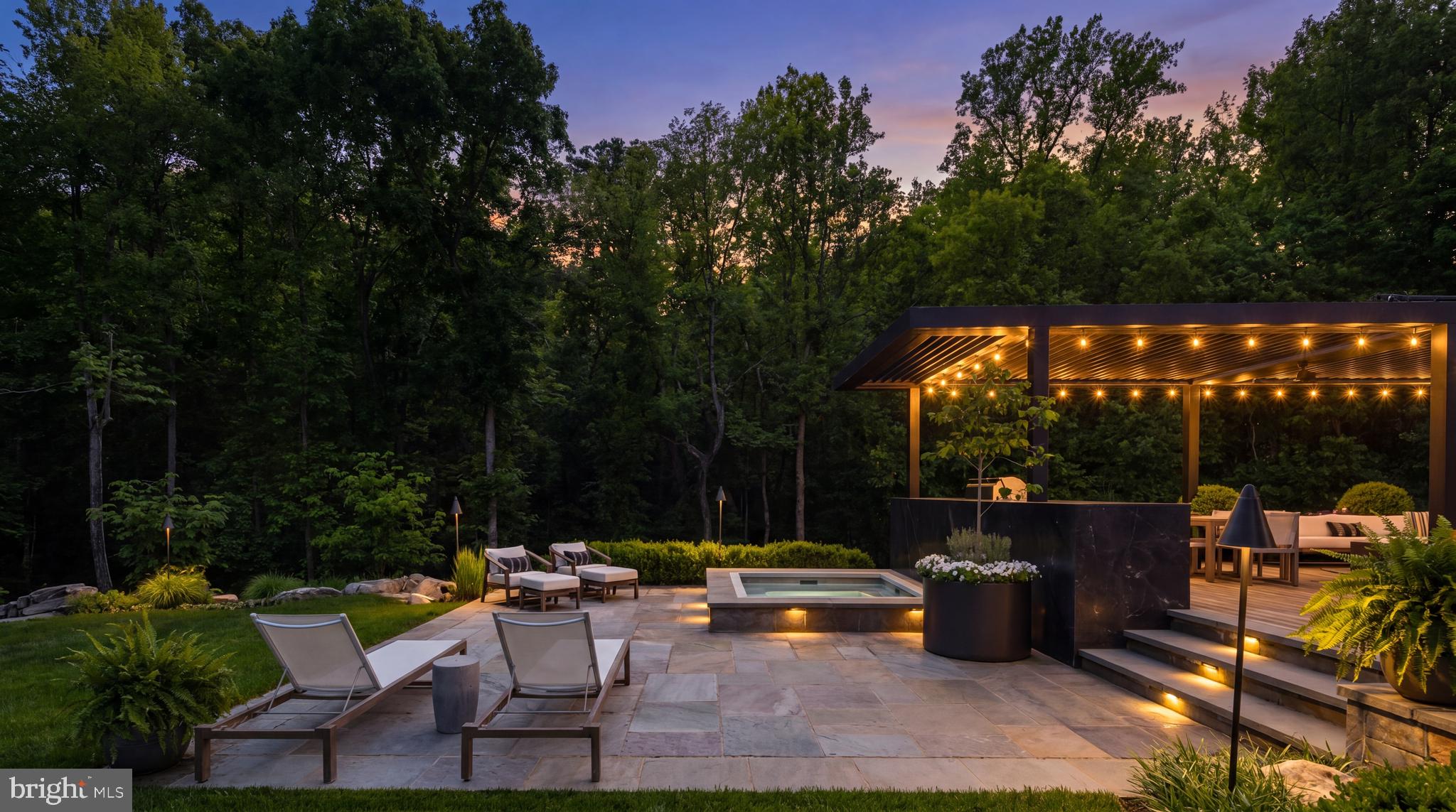 POTOMAC OUTSIDE - Residential