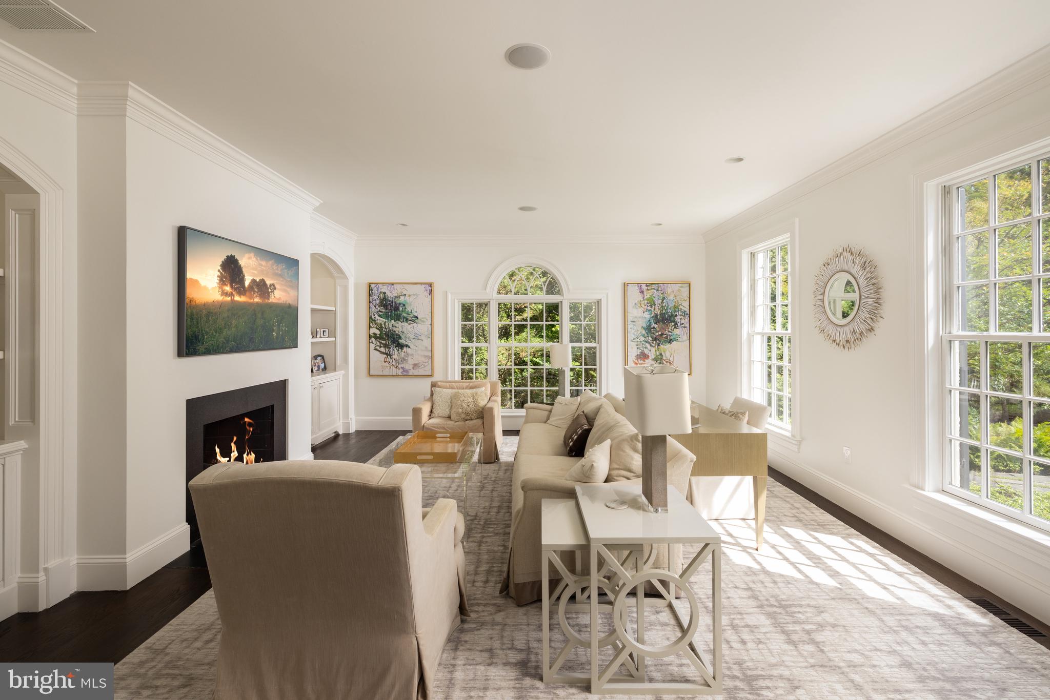 POTOMAC OUTSIDE - Residential