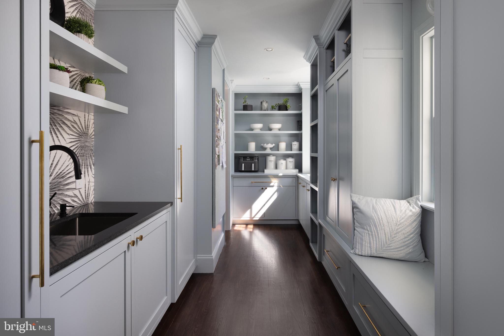 POTOMAC OUTSIDE - Residential