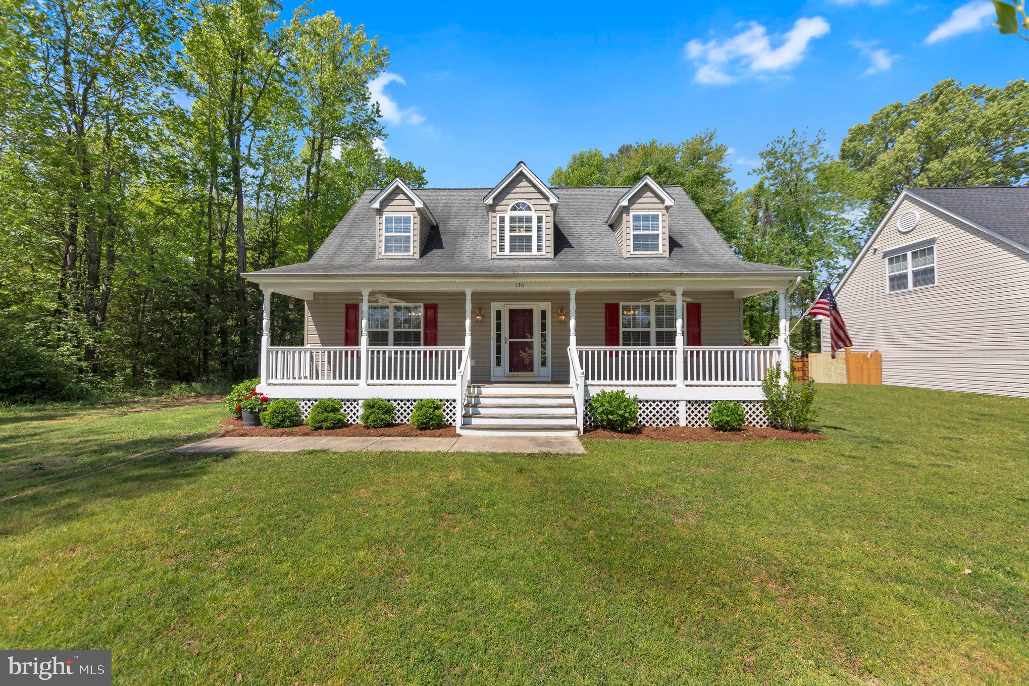 Enjoy the waterfront community lifestyle in Westmoreland Shores! Spectacular location near the Town of Colonial Beach but without the Town tax.  This spacious home has 1,766 fin sq ft with 3 bedrooms and 2.5 baths just 2 blocks from the Potomac River. The open floor plan features a great room, kitchen, powder room, and laundry. The kitchen features stainless appliances, a large breakfast bar, and convenient 2nd access to the back deck for grilling out.  The upstairs features two large bedrooms, a hall bath, and an open study/office area.  "The Shores" amenities include a sandy swimming beach, boat ramp, private marina, plus a community center with a waterfront picnic area for events. All of these amenities are accessible by golf cart! The location is ideal for exploring the Northern Neck's famous historic sites, miles of shoreline, and a variety of shops, restaurants, wineries, breweries, and parks. Only 20 minutes to Dahlgren, and 90 min to DC or Richmond. Voluntary HOA.  American Home Shield 1-Year Home Warranty included.