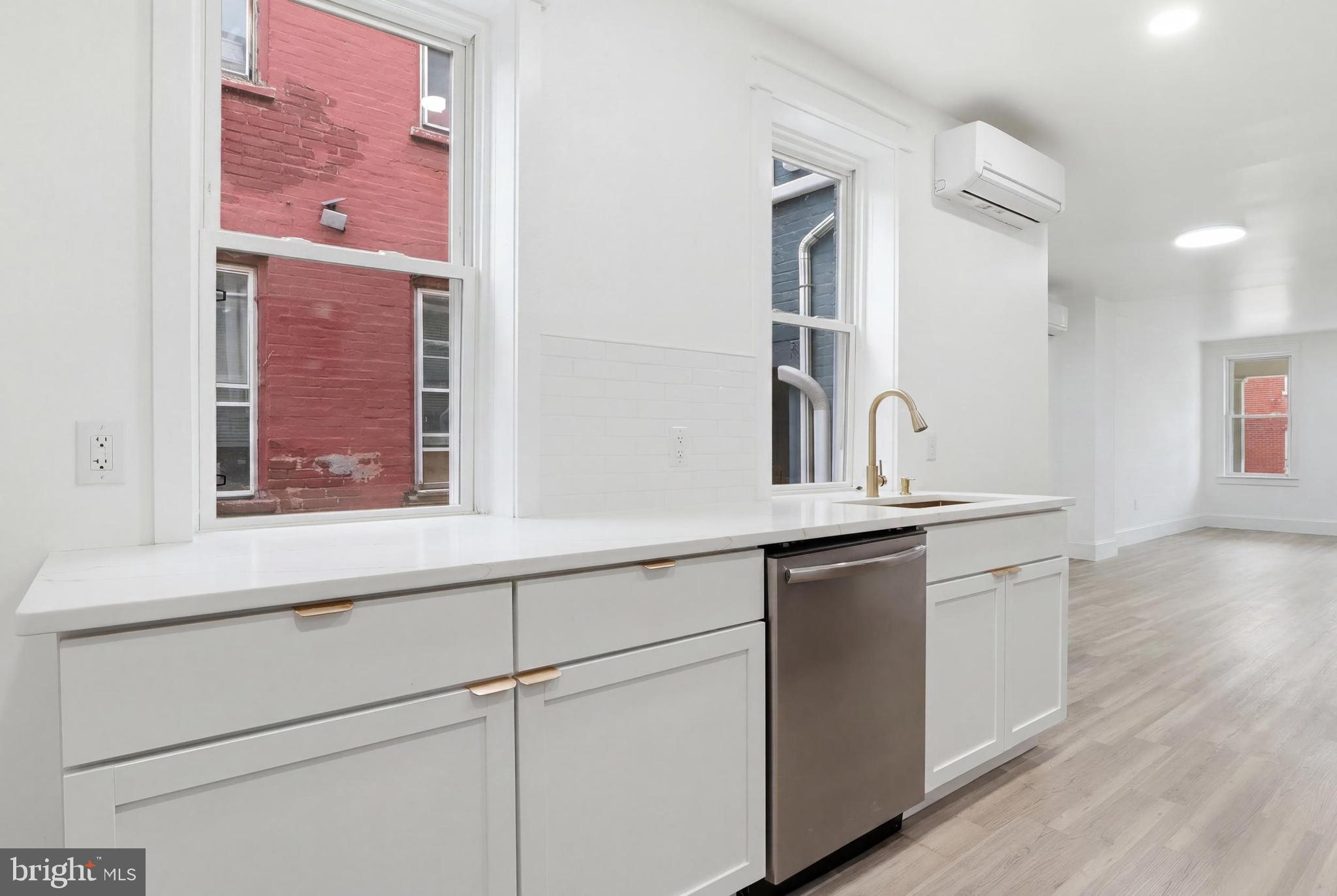 SOUTH WEST LANCASTER - Residential