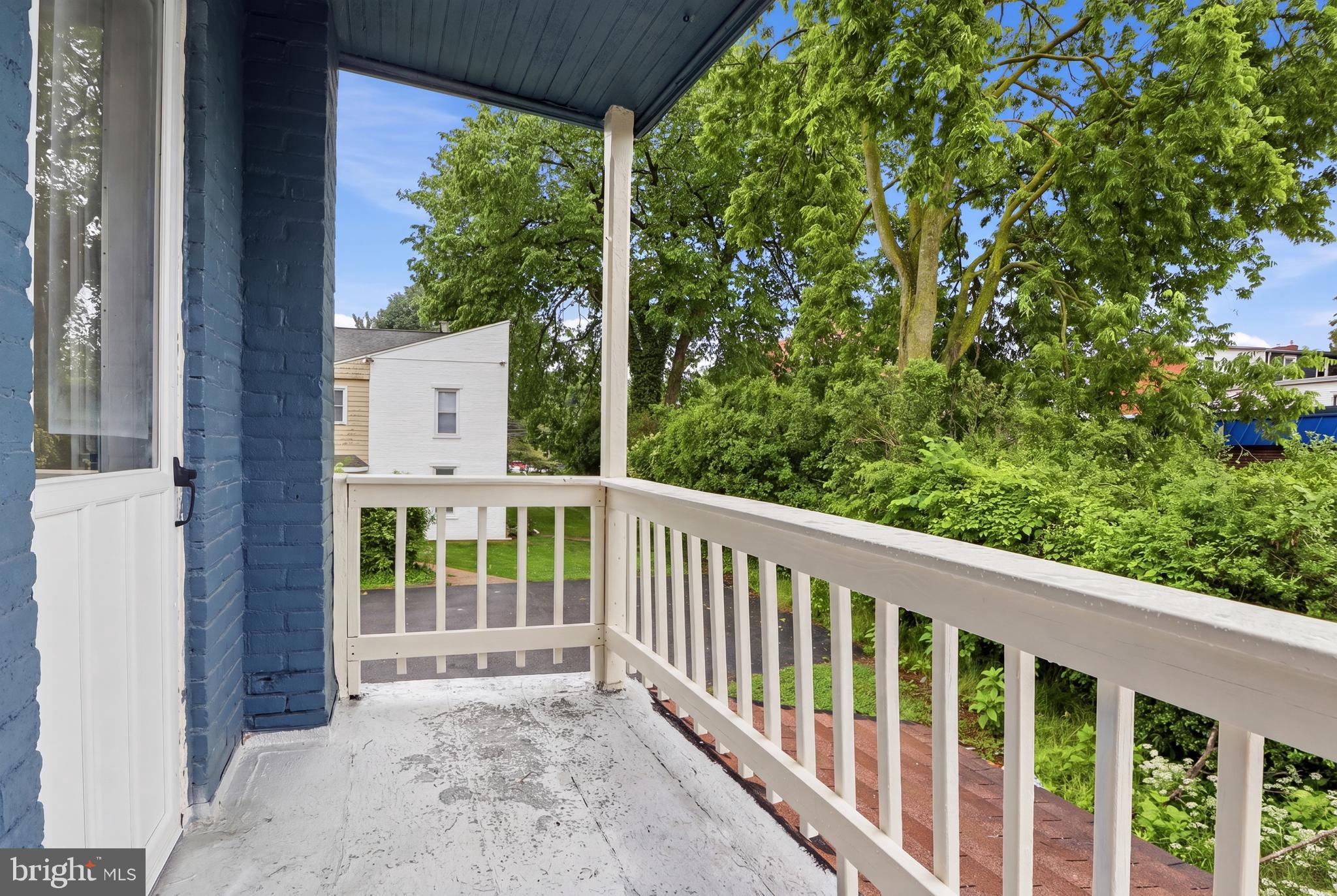 SOUTH WEST LANCASTER - Residential