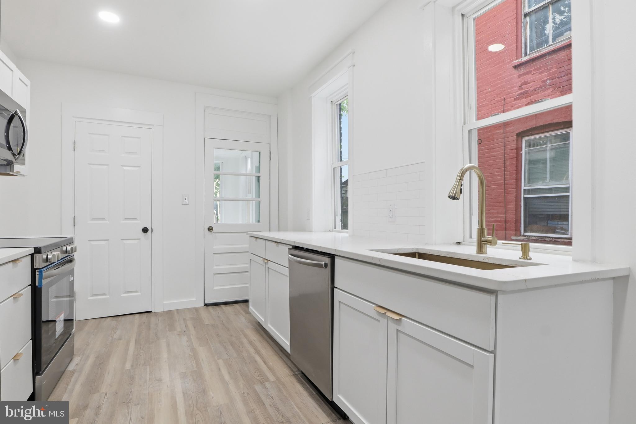 SOUTH WEST LANCASTER - Residential
