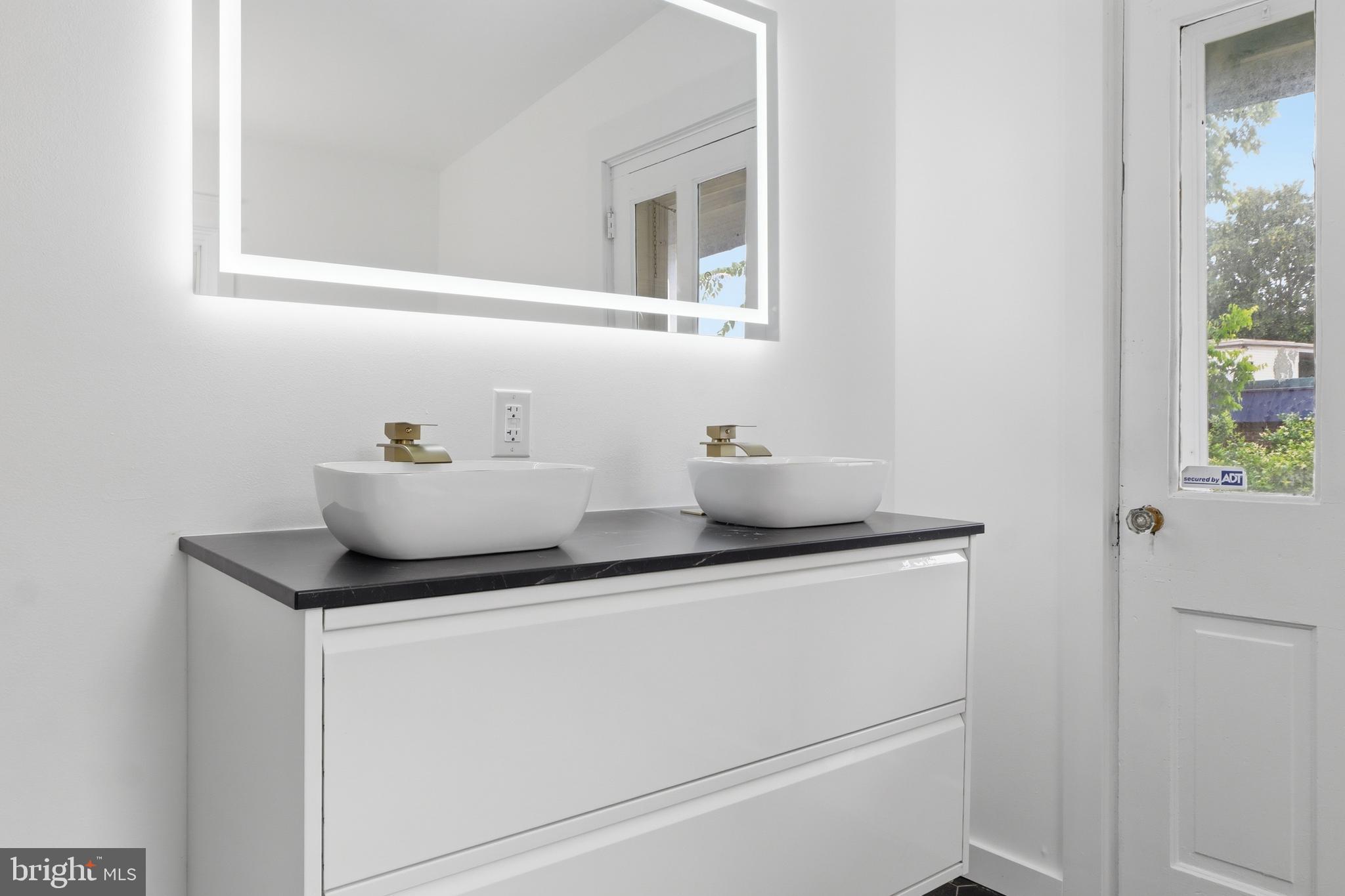 SOUTH WEST LANCASTER - Residential