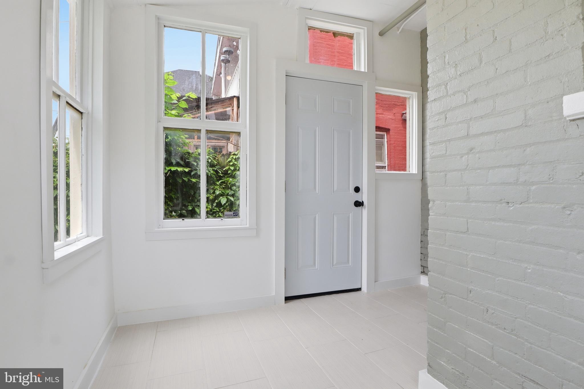 SOUTH WEST LANCASTER - Residential