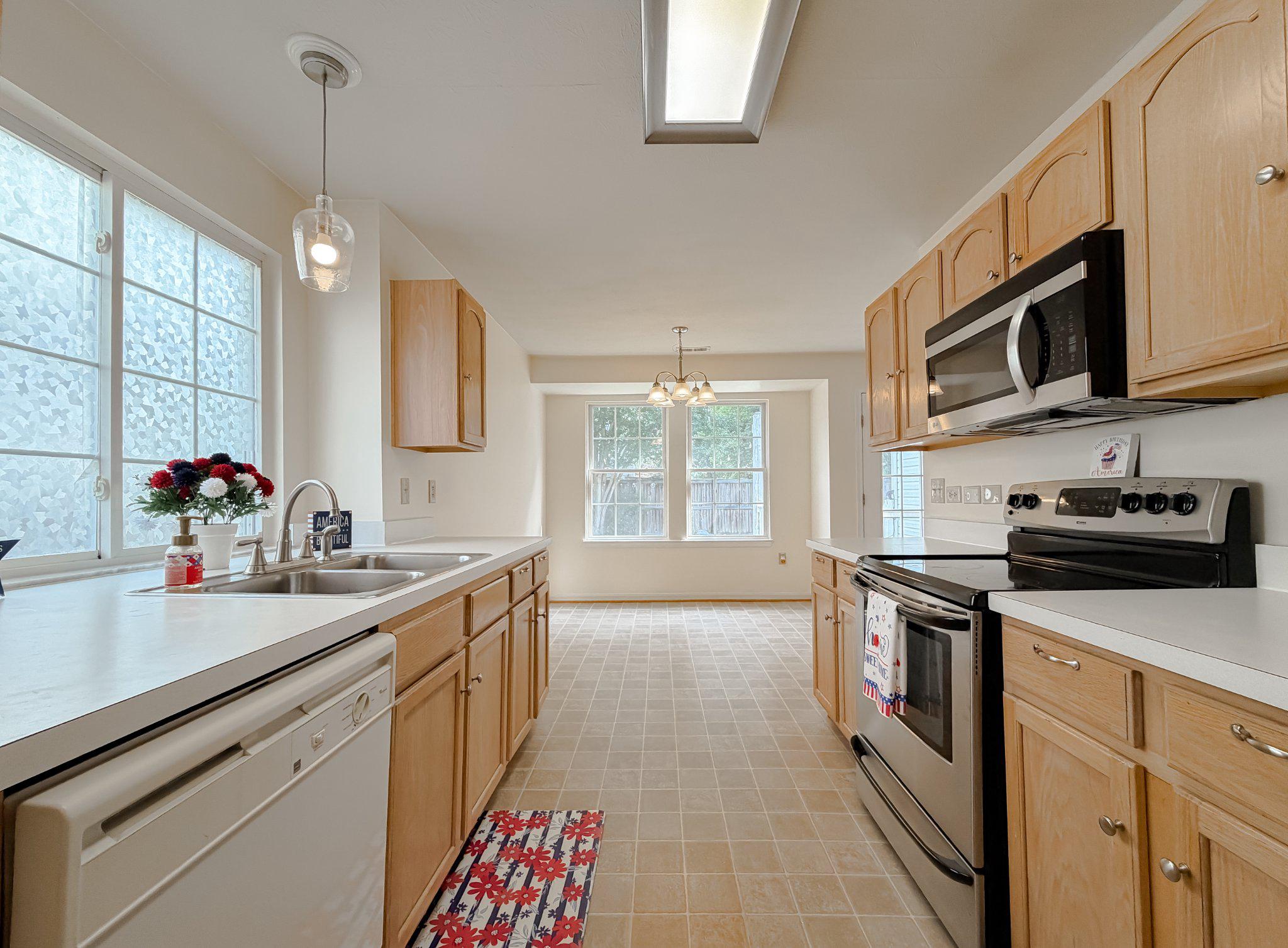 HICKORY HILLS NORTH - Residential