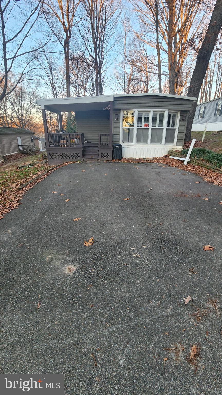 Spacious 3 bedroom 1 bathroom single wide  Manufactured home.  Located at Tamerack Mobile Home Park. This mobile home features an open floor plan and a newer roof. Refrigerator, Washer, and Dryer are included in the sale. 
HAS TO BE REMOVED FROM PARK!!