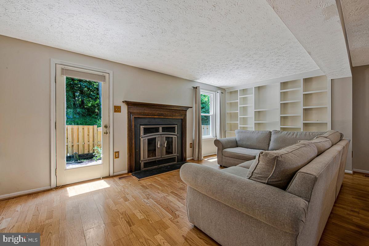GLEN ORA - Residential