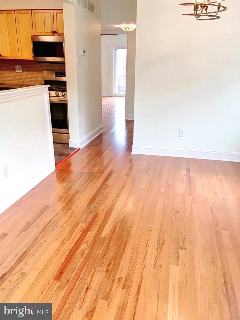 QUEEN VILLAGE - Residential Lease