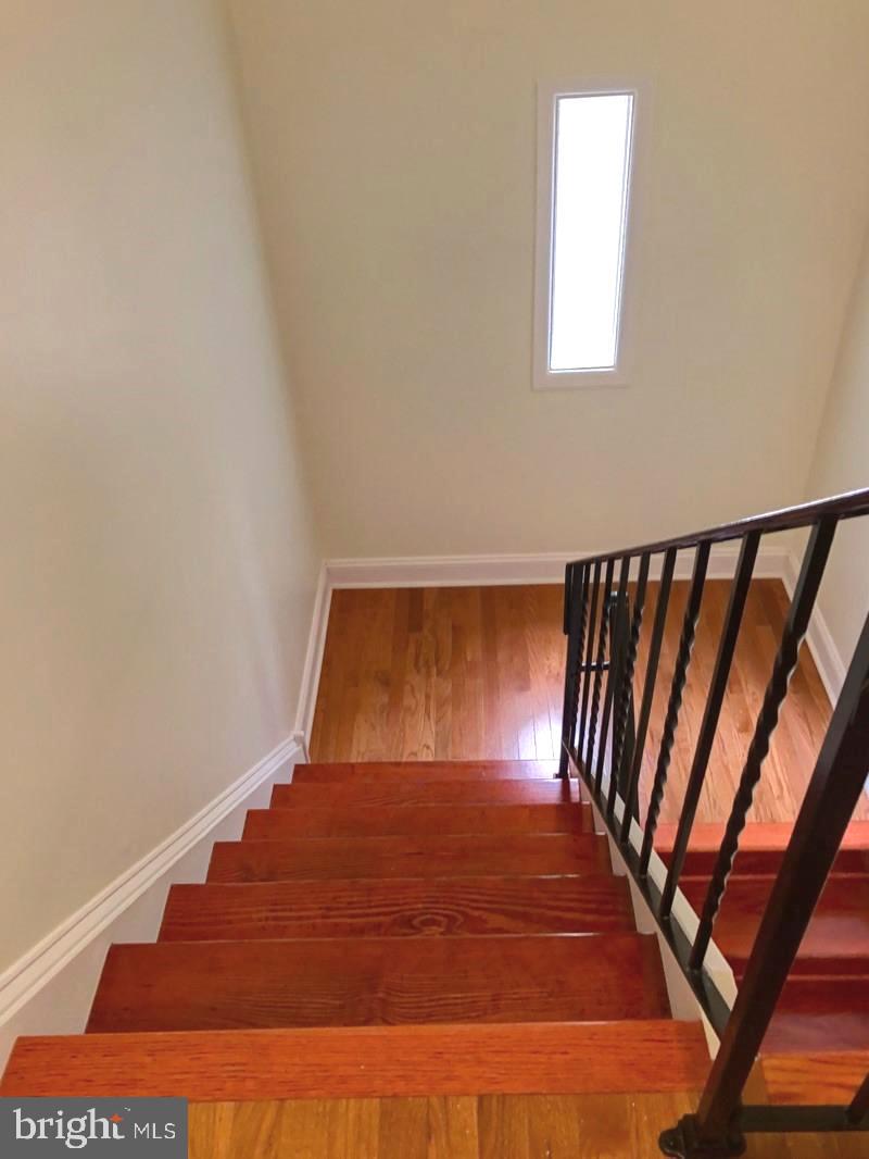 QUEEN VILLAGE - Residential Lease