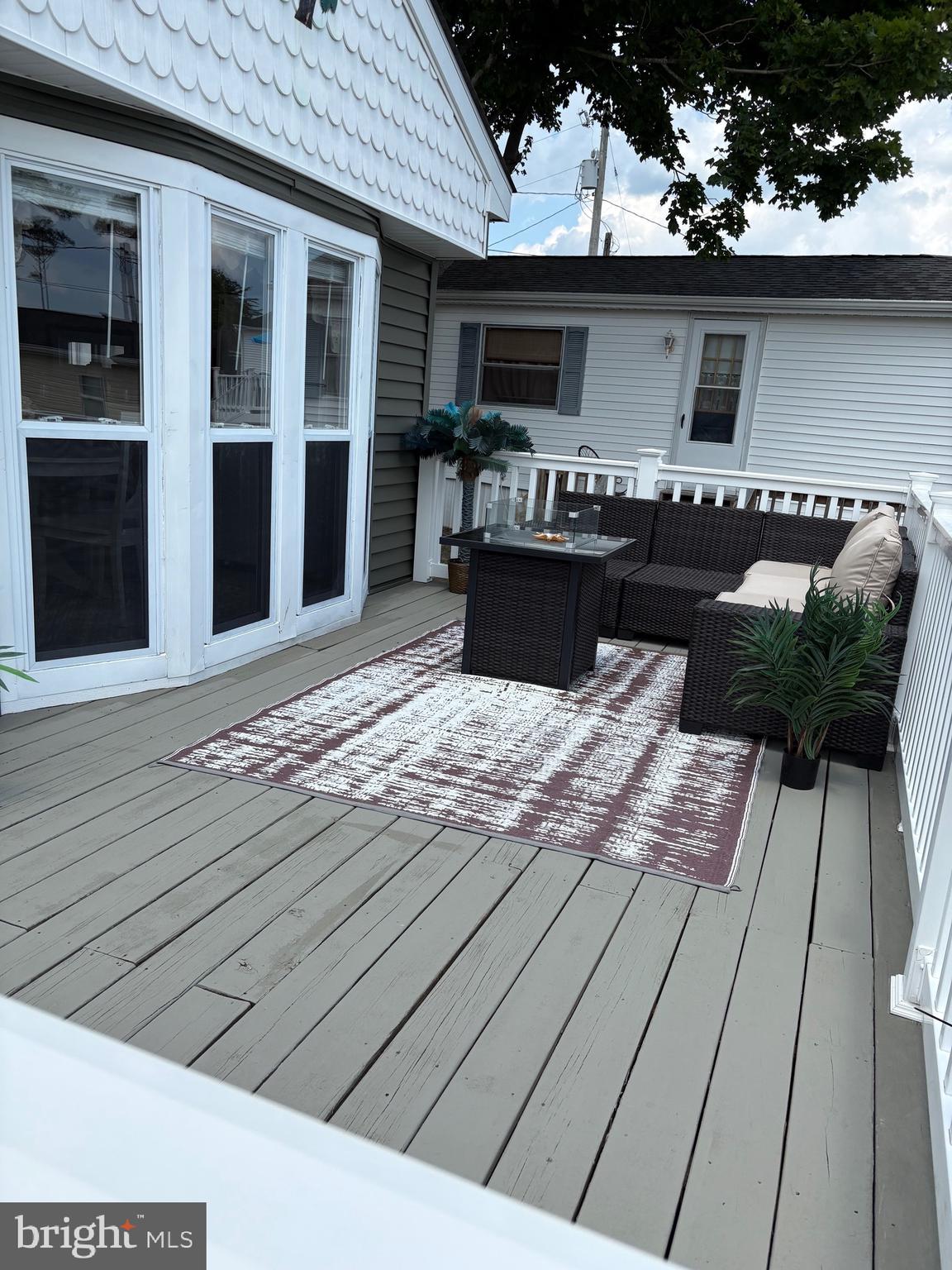 WHITE HOUSE BEACH - Residential