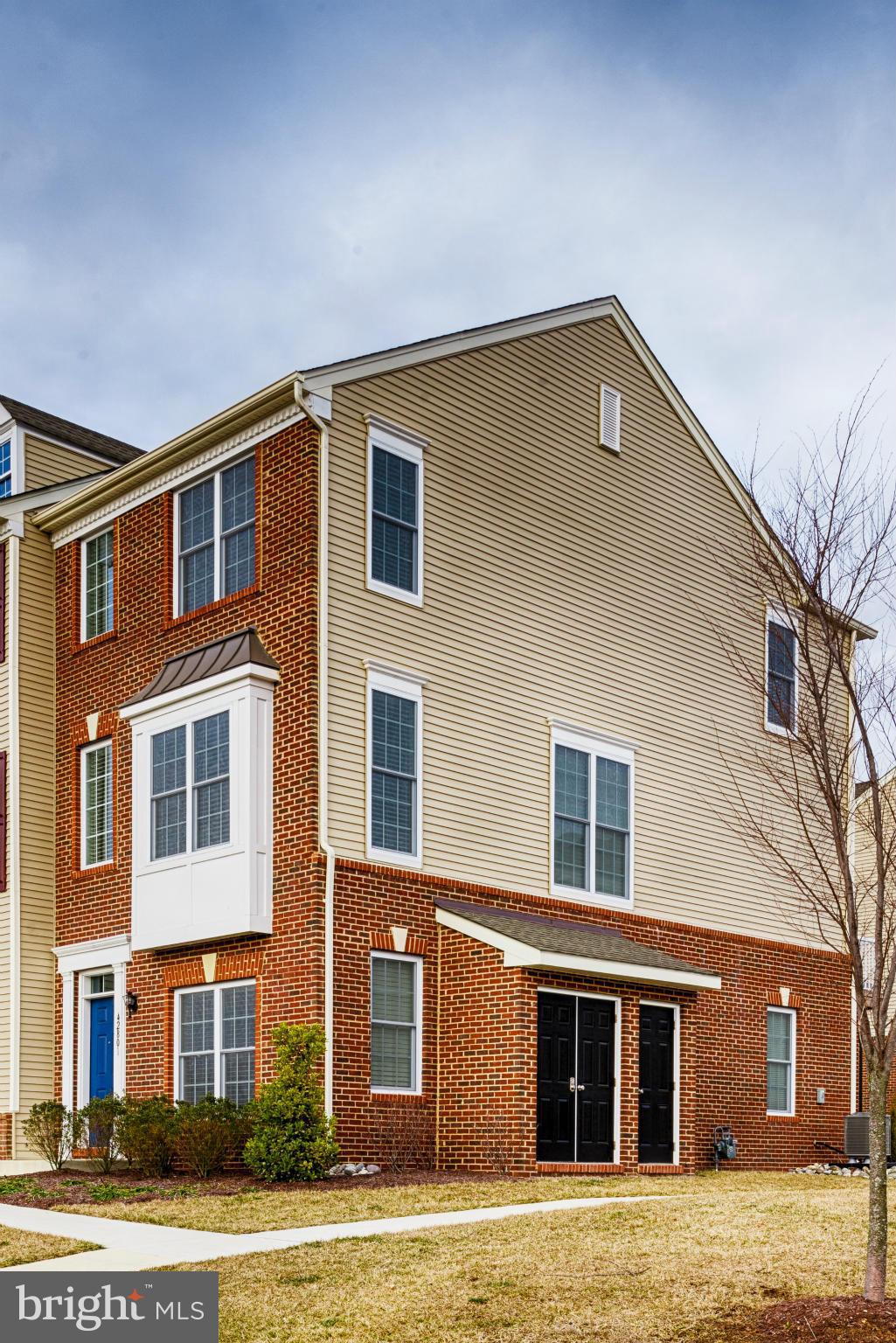 AMBERLEA AT SOUTH RIDING - Residential Lease