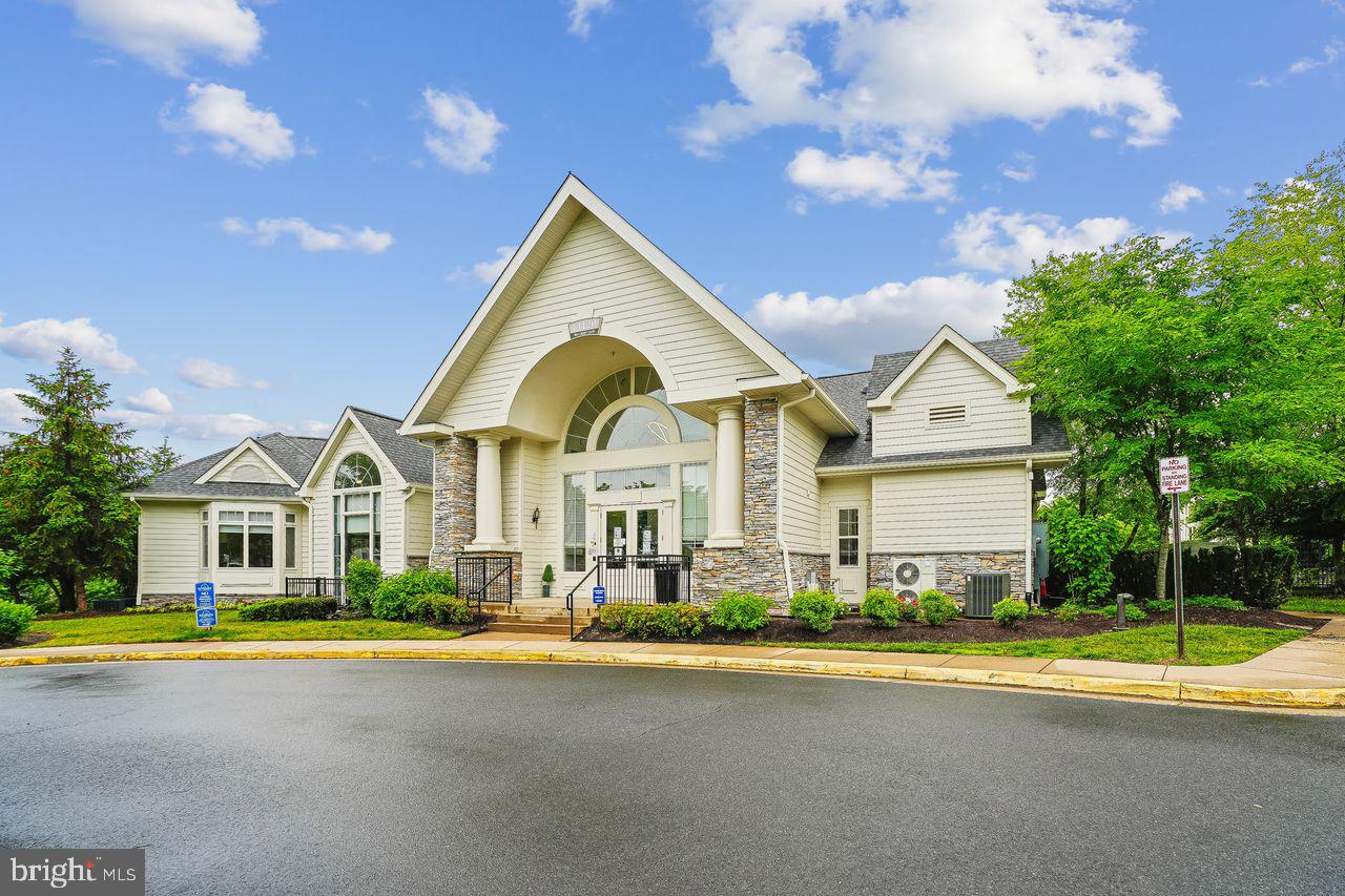 POTOMAC POINTE - Residential