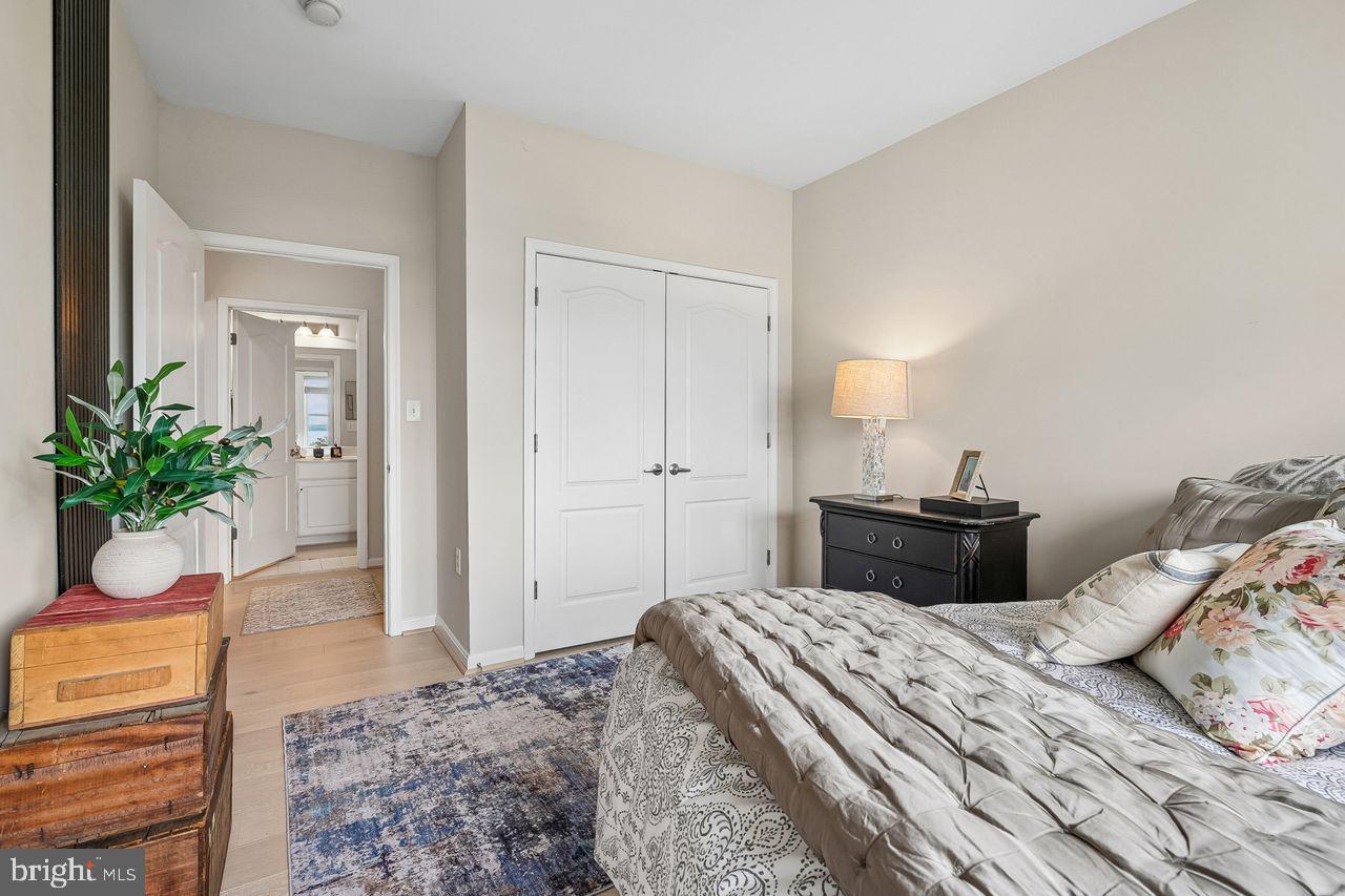 POTOMAC POINTE - Residential