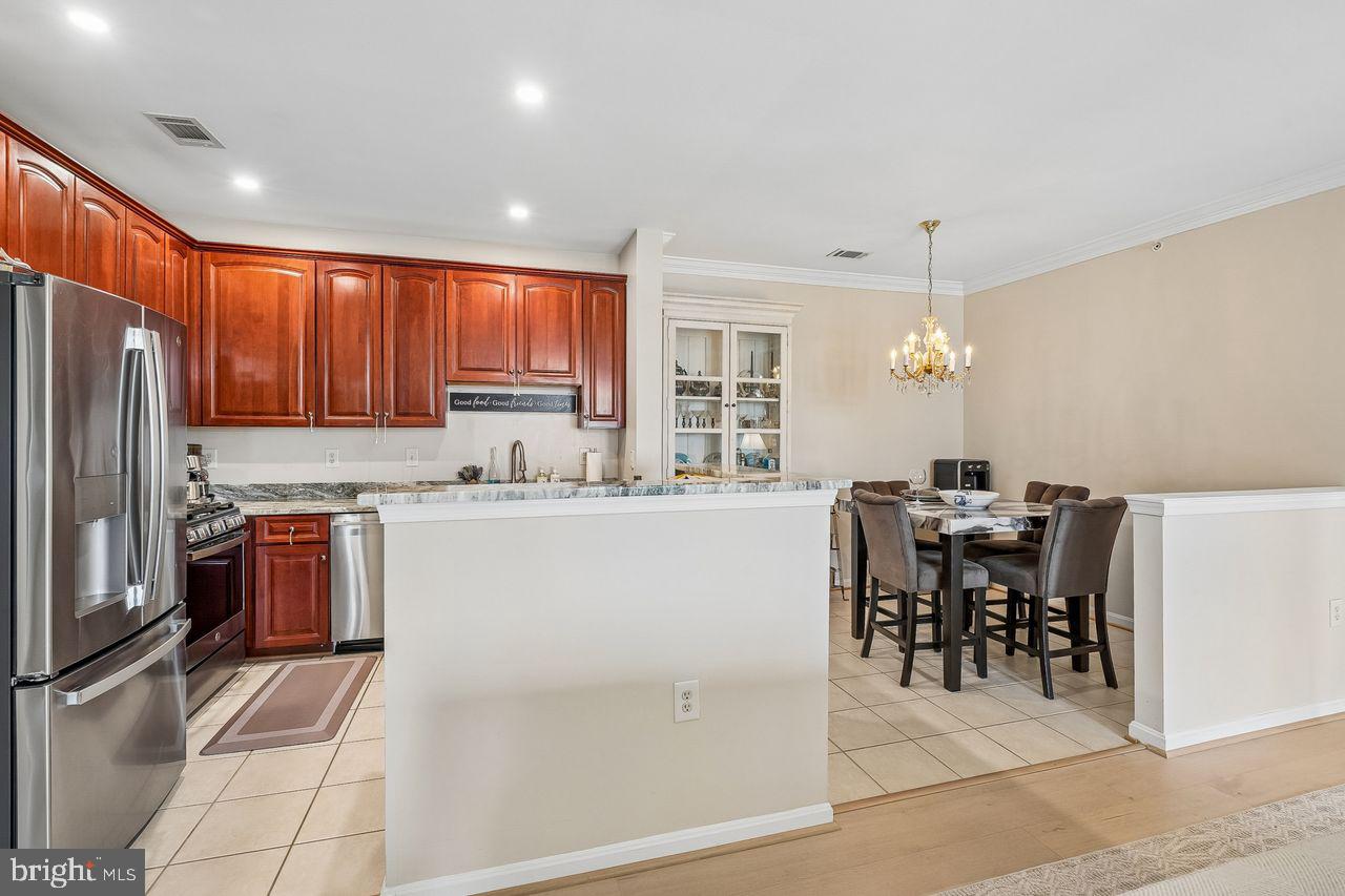 POTOMAC POINTE - Residential