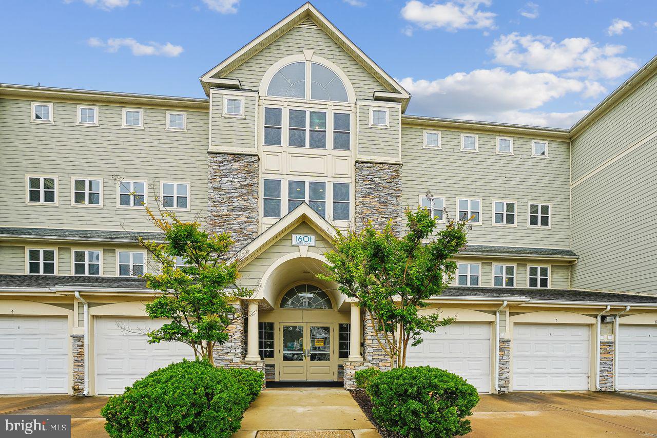 POTOMAC POINTE - Residential