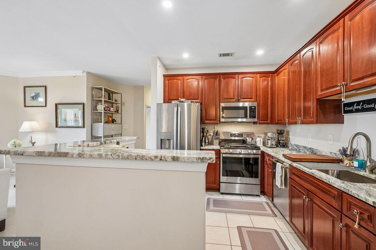 POTOMAC POINTE - Residential