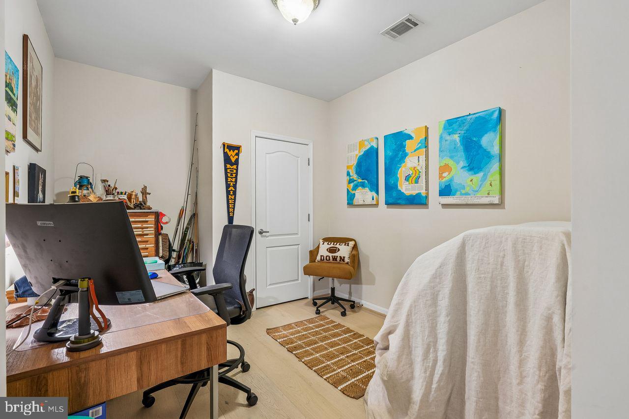 POTOMAC POINTE - Residential